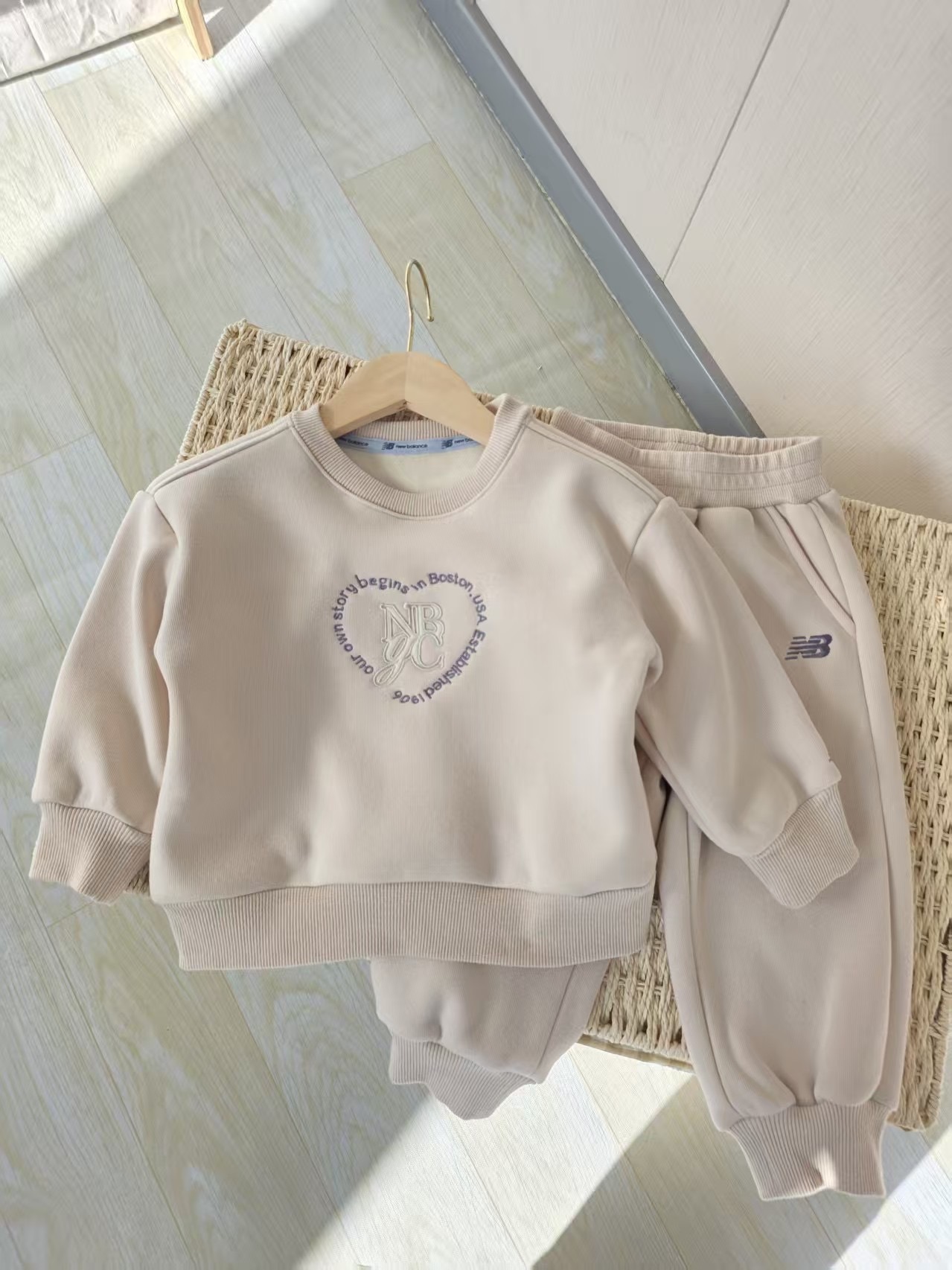 𝐍𝐞𝐰 𝐁𝐚𝐥𝐚𝐧𝐜𝐞 心型刺繡絨毛衛衣褲套裝