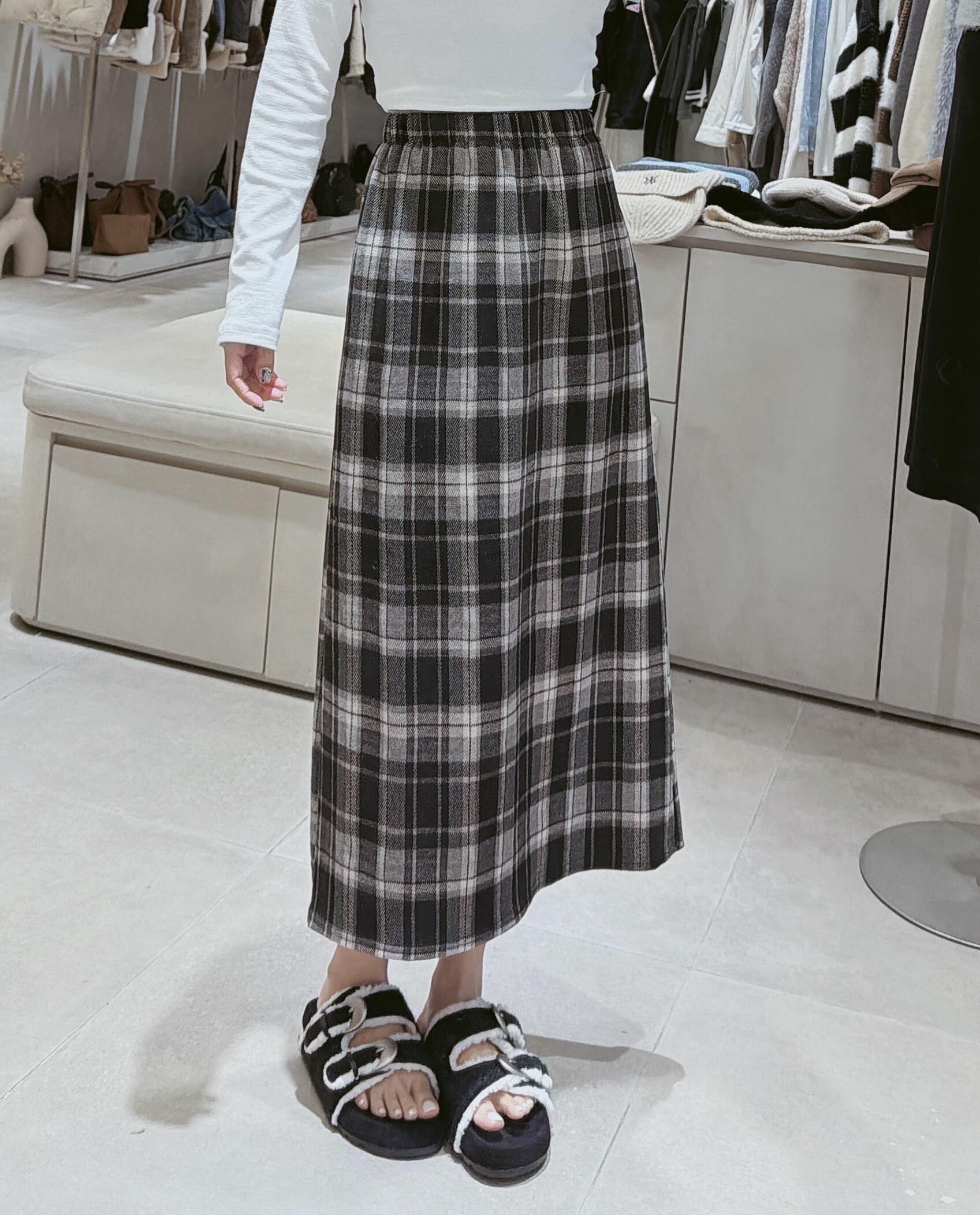 鬆緊腰後開岔毛呢格紋長裙