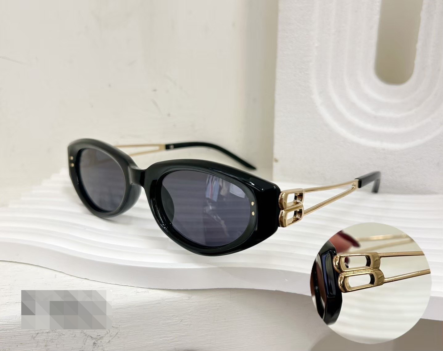 S269-簍空金邊墨鏡