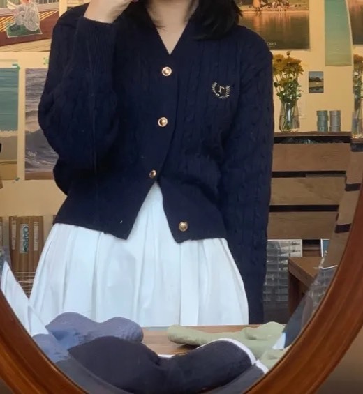 【現貨】韓國 rolarola 針織 長袖 刺繡Logo V領 麻花 開襟衫 i-dle米妮同款