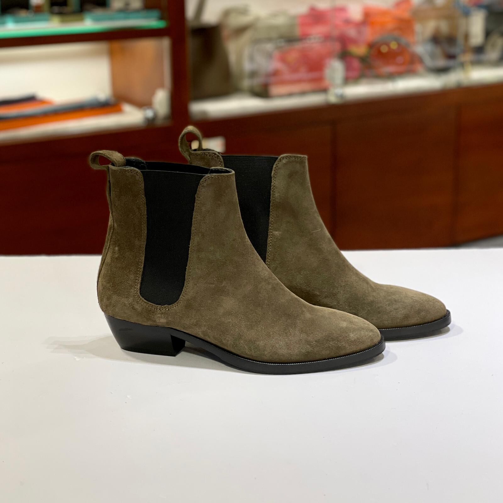 只有35碼~全球最抵!!! 全新BURBEERY ANKLE BOOTS 灰綠色洗水麂皮,巴寶利短靴 #BRAND NEW #香榭站正品