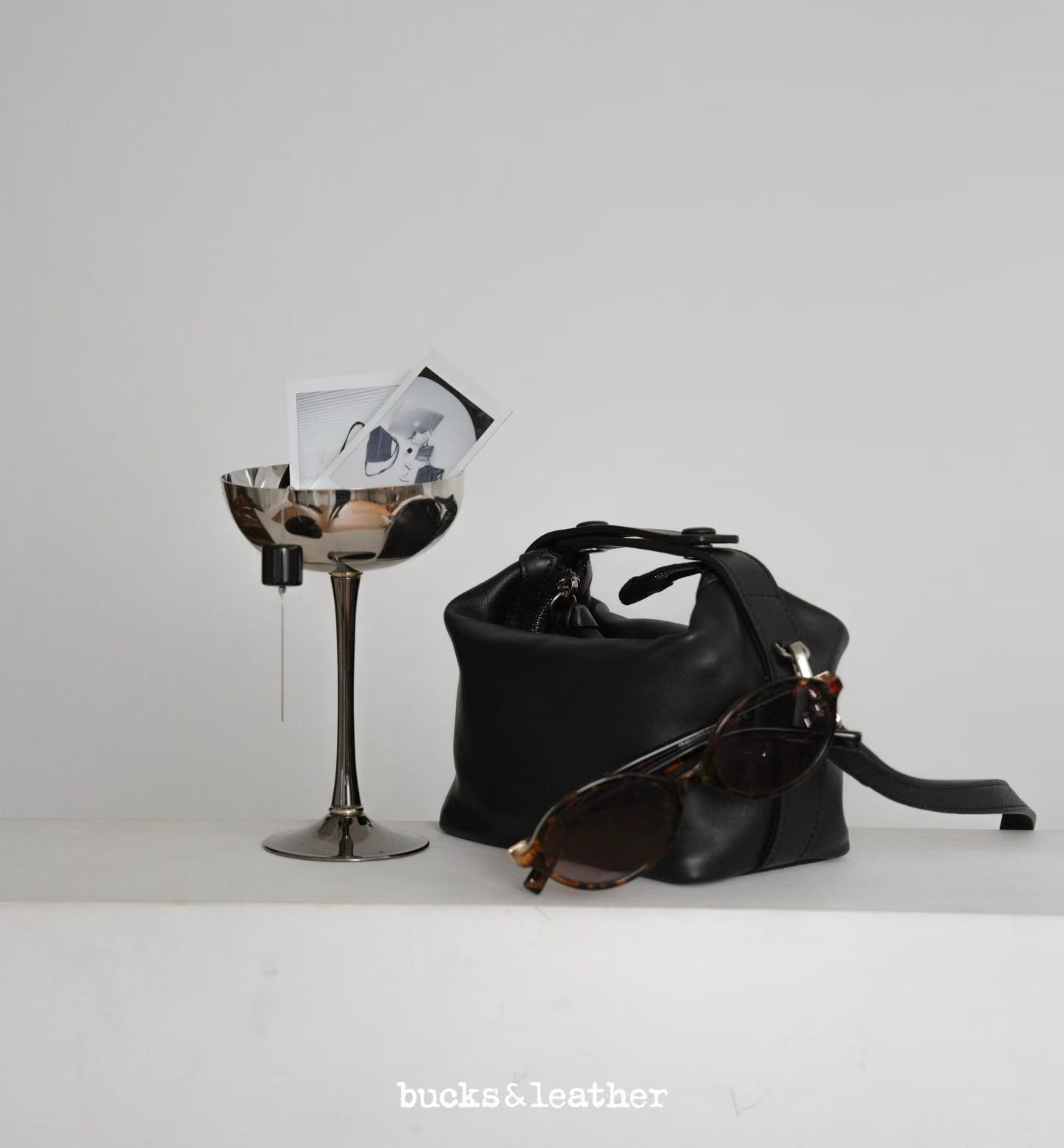 BU5211 人氣款按扣斜背包