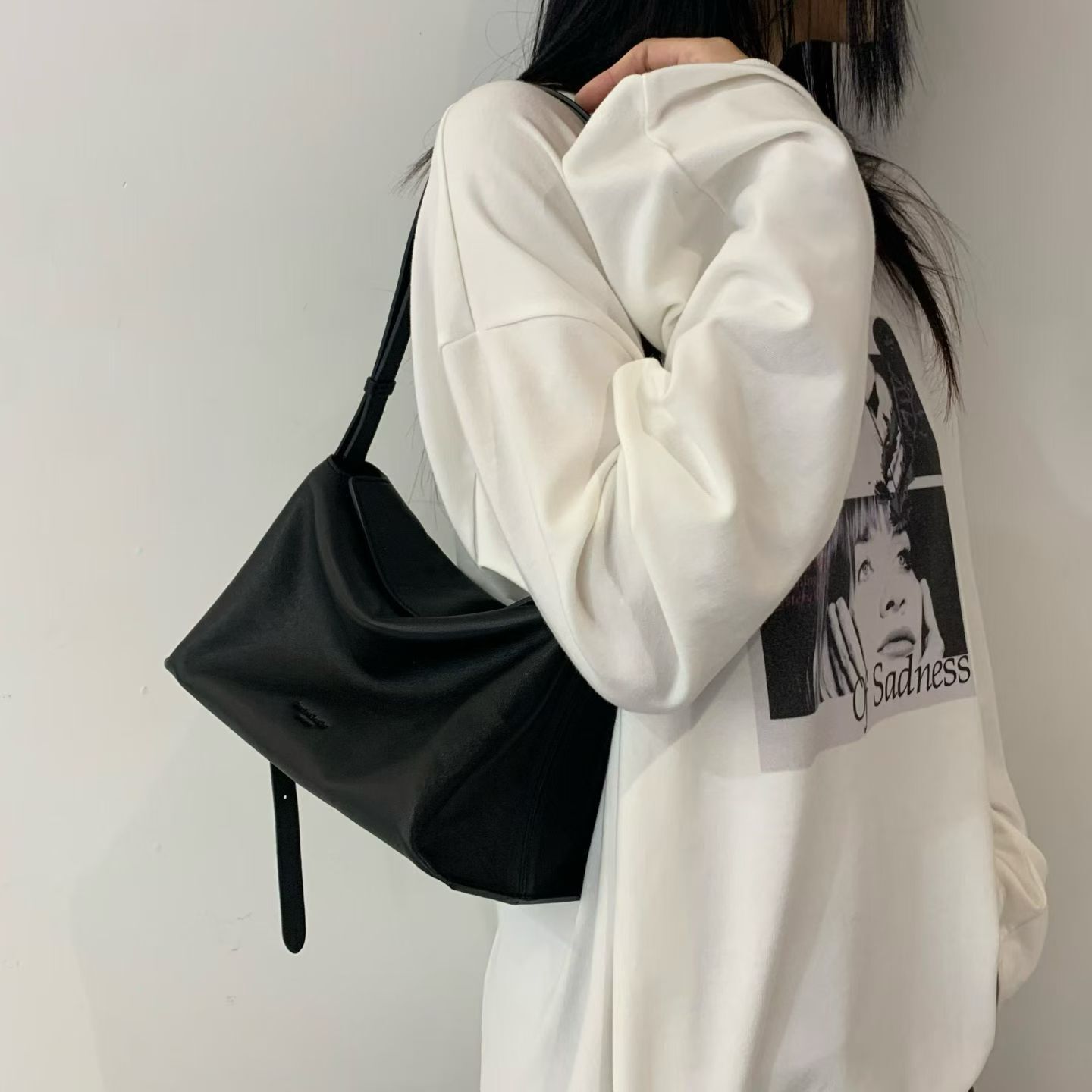 BU5214 人氣新款磁吸枕頭包 - 中號