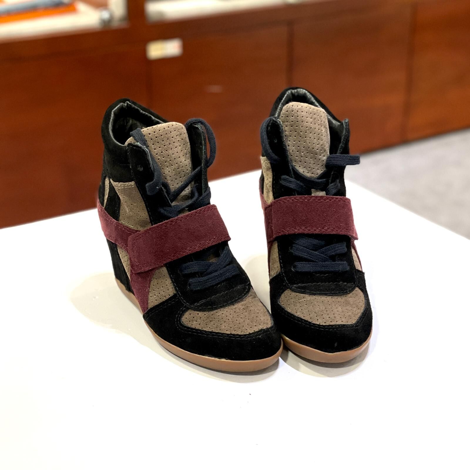 只有35碼~全球最抵!!! 全新ASH 高筒波鞋 ,黑色/啡灰色/酒紅色 3拚色麂皮 #BRAND NEW #香榭站正品