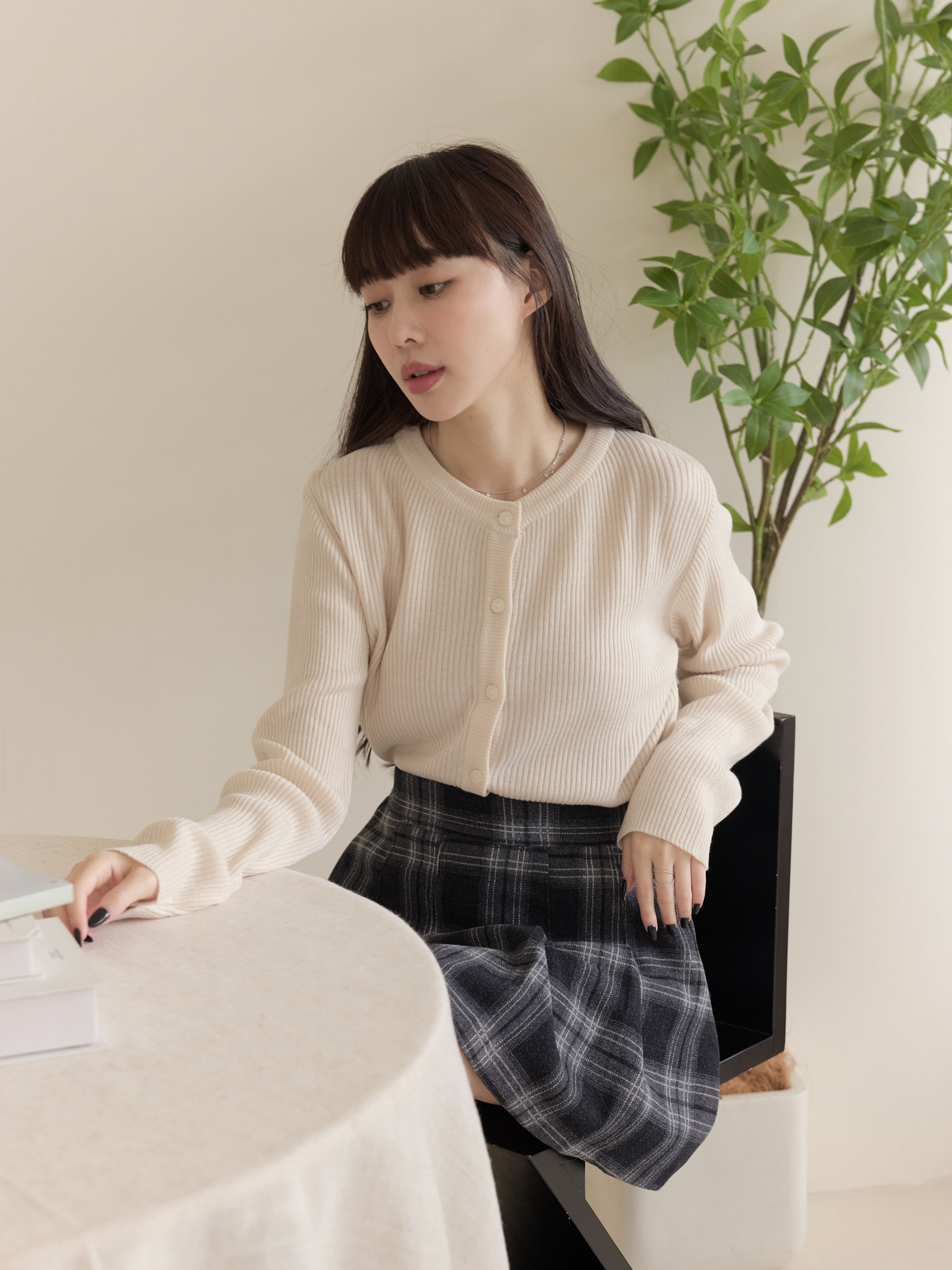 極簡圓領針織開襟衫