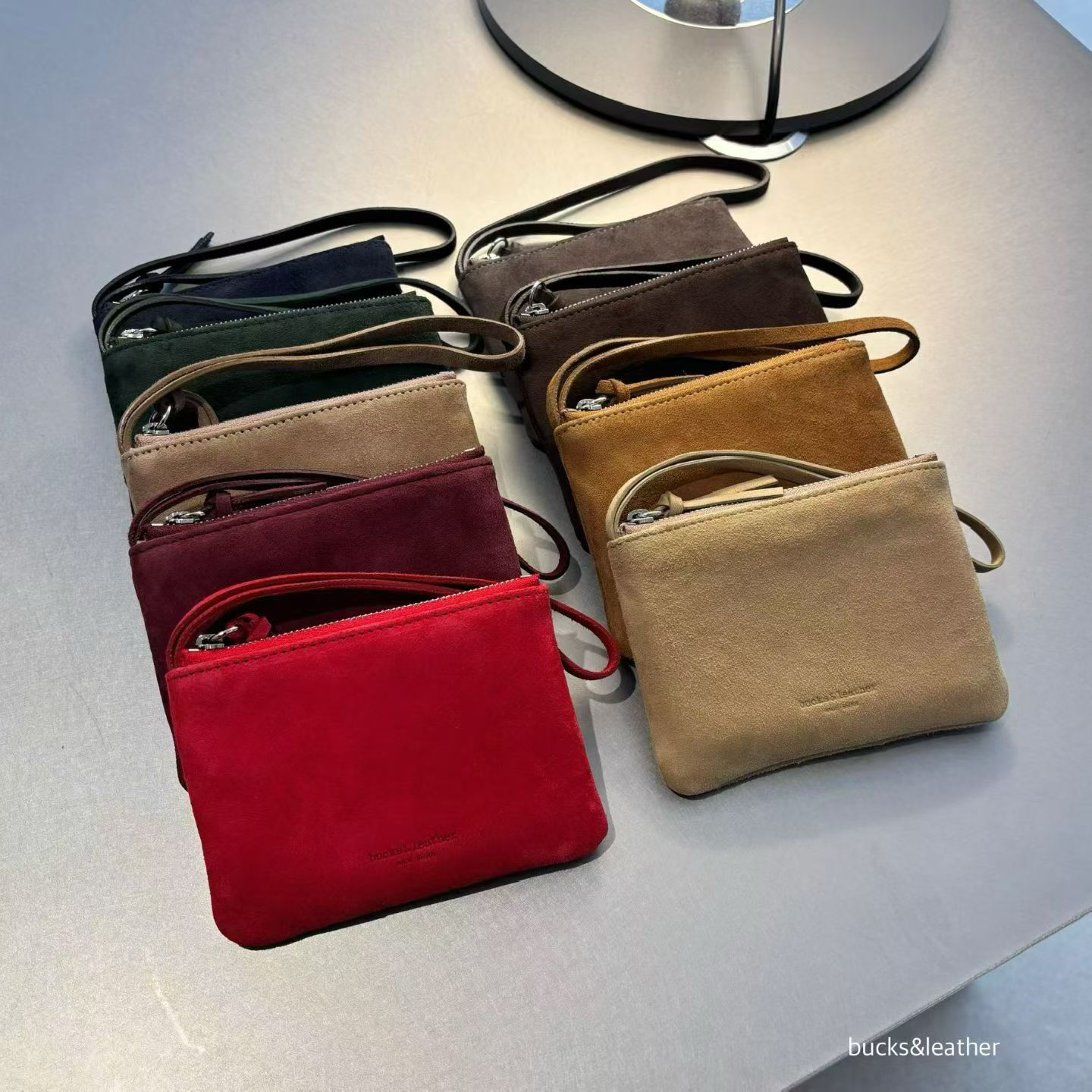 BU5224 25FW 枕頭收納零錢包 - 水洗牛皮