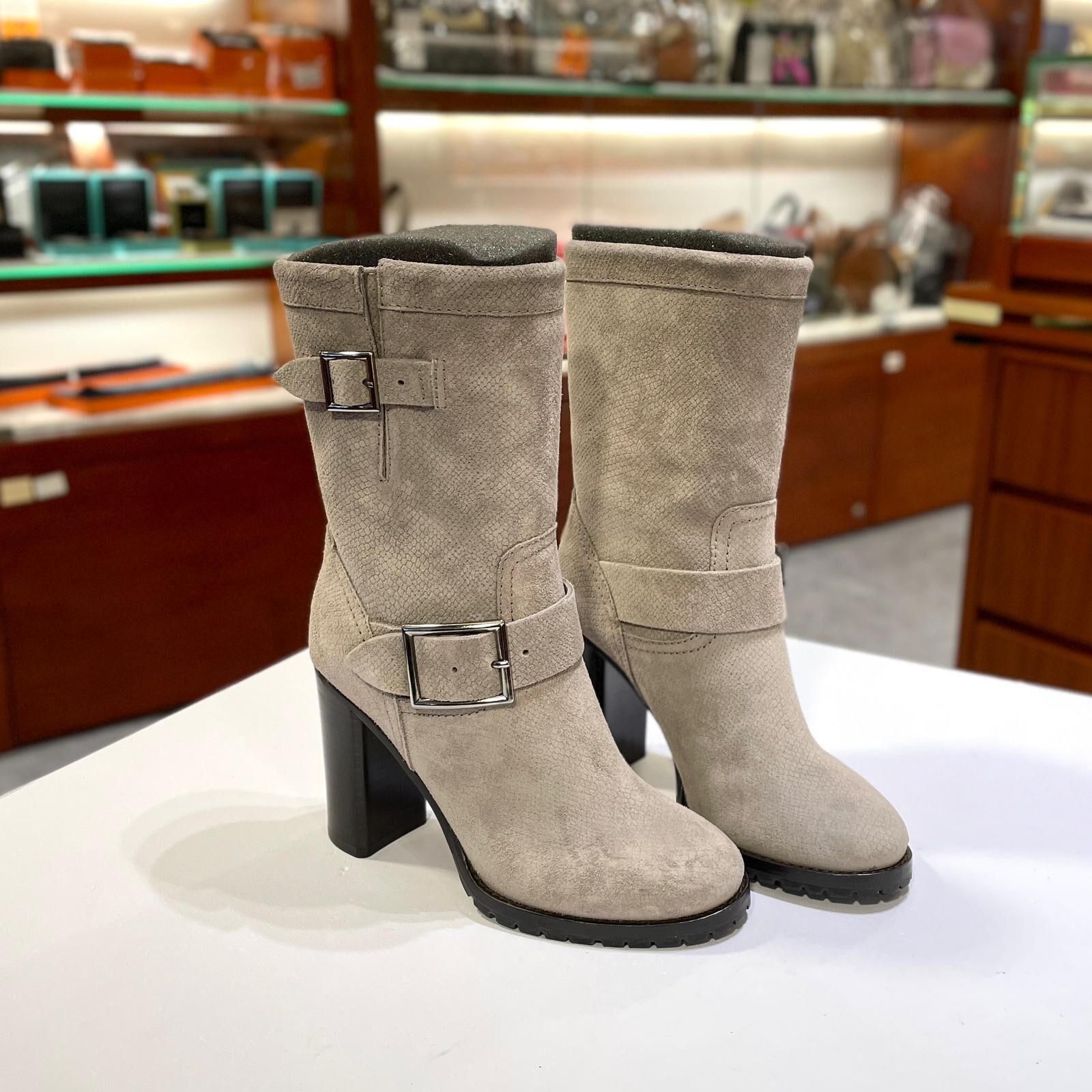 只有35碼~全球最抵!!! 全新 JIMMY CHOO BOOTS 35碼, 瀝青灰色麂皮搭扣, 吉米·周 長靴 #BRAND NEW #香榭站正品