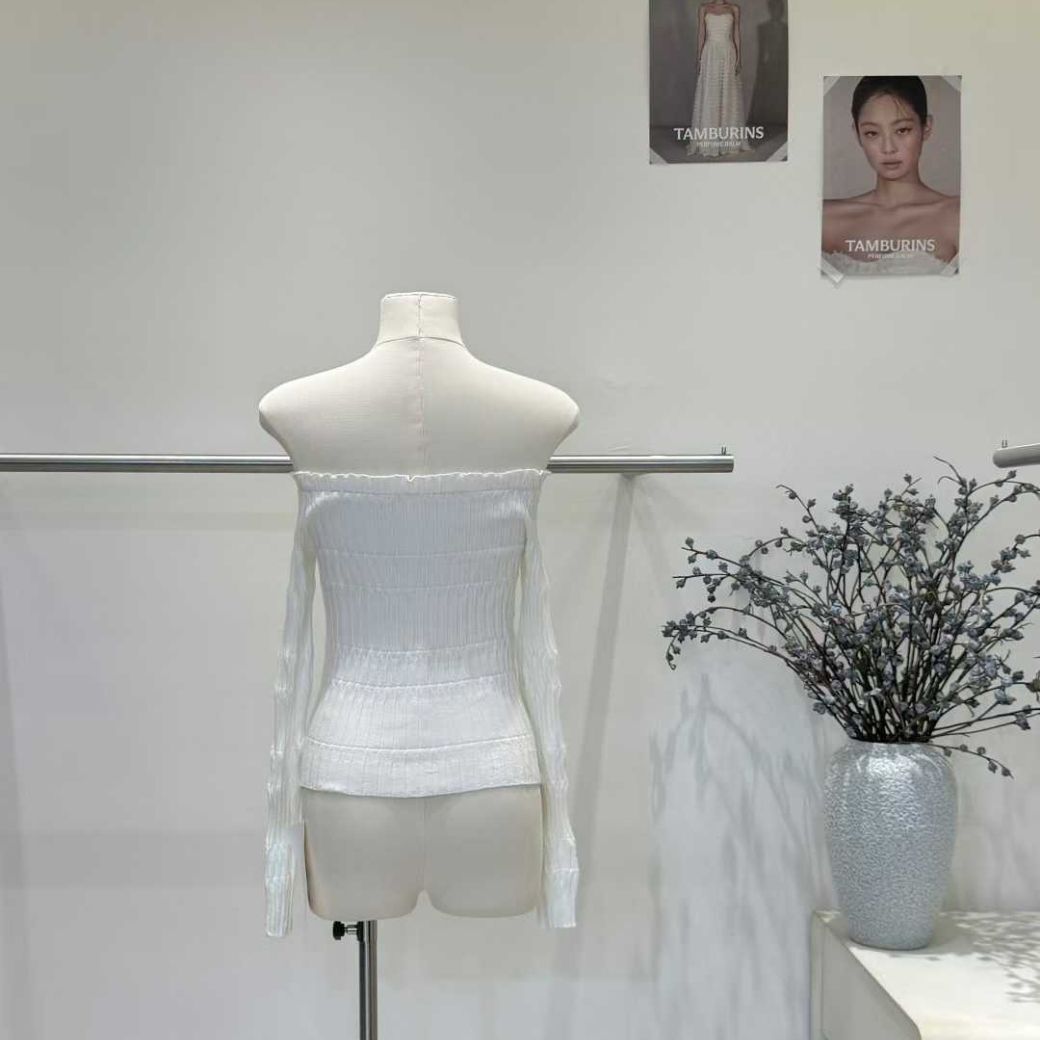 【許妍同款】DOMISS氣質一字領排釦針織上衣 顯瘦針織衫 露肩上衣(現+預)