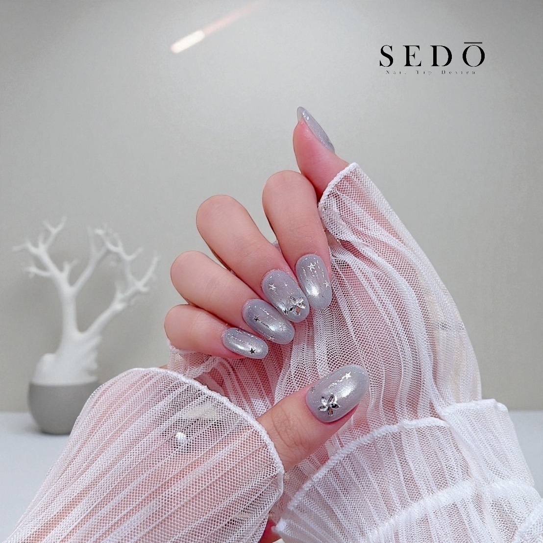 月光下的微光花