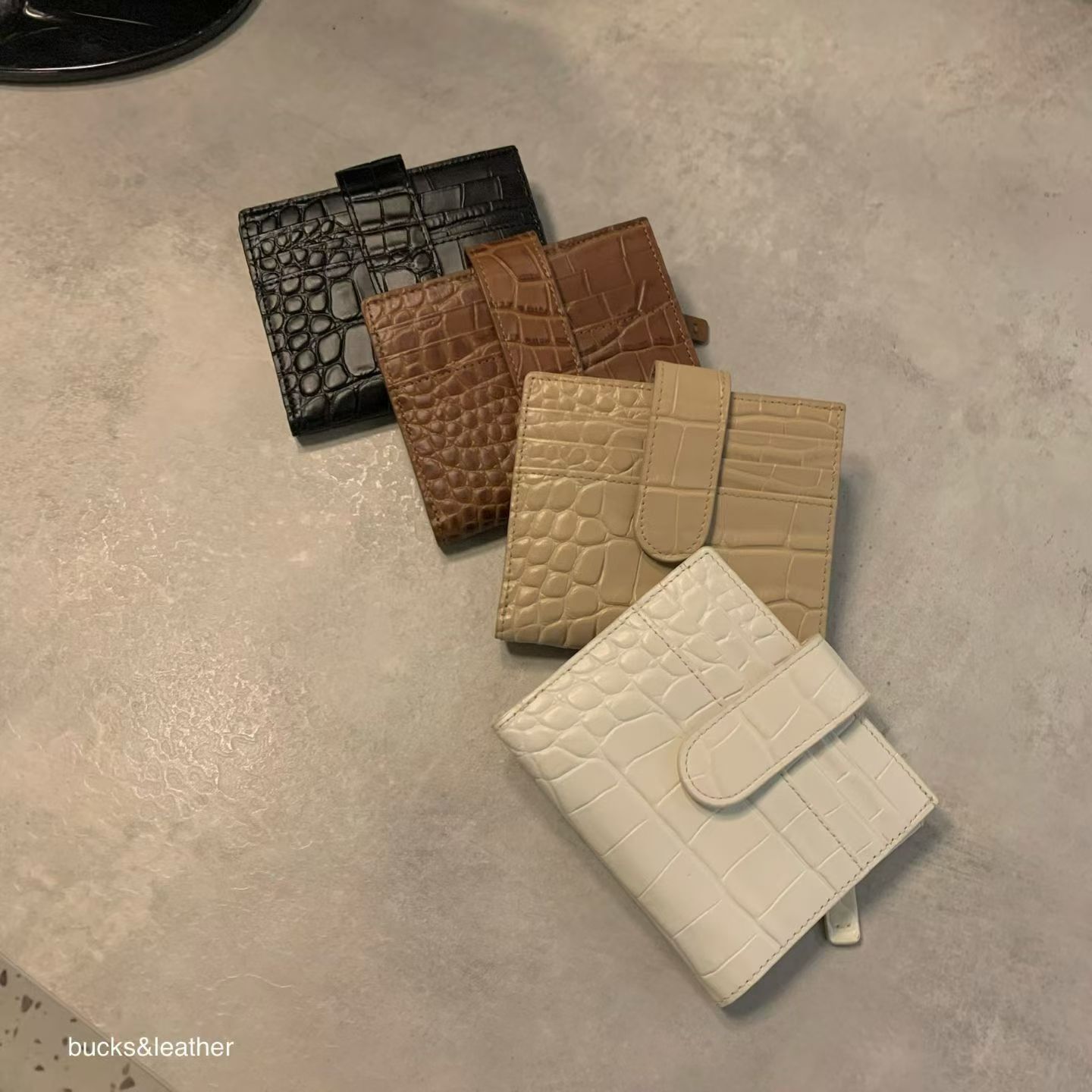 BU5241 經典熱賣款折疊半夾