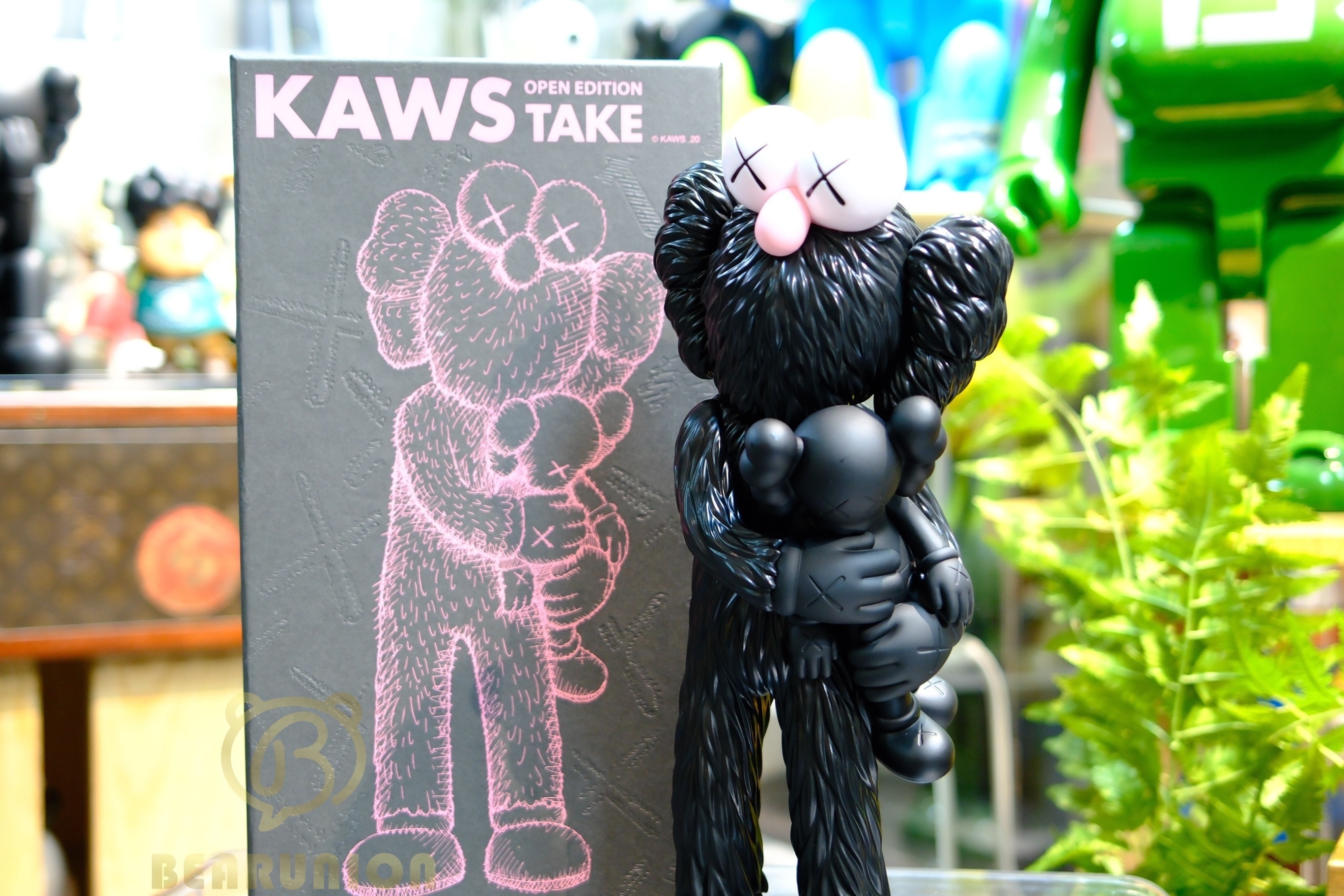 🥇現貨🥇KAWS TAKE FIGURE BLACK