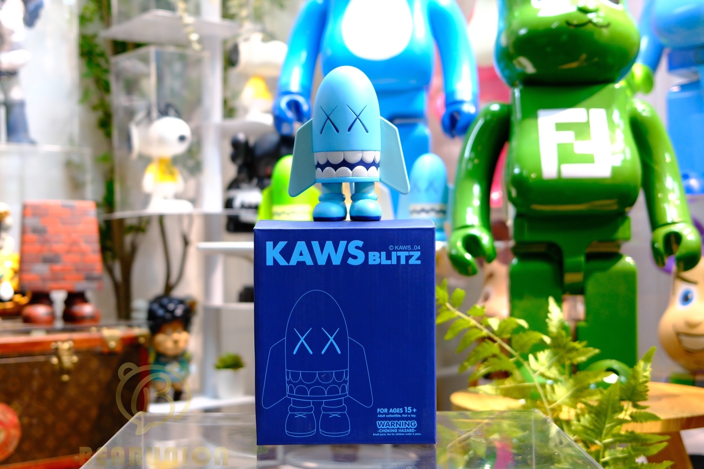 🥇現貨🥇KAWS Blitz Vinyl Figure Blue
