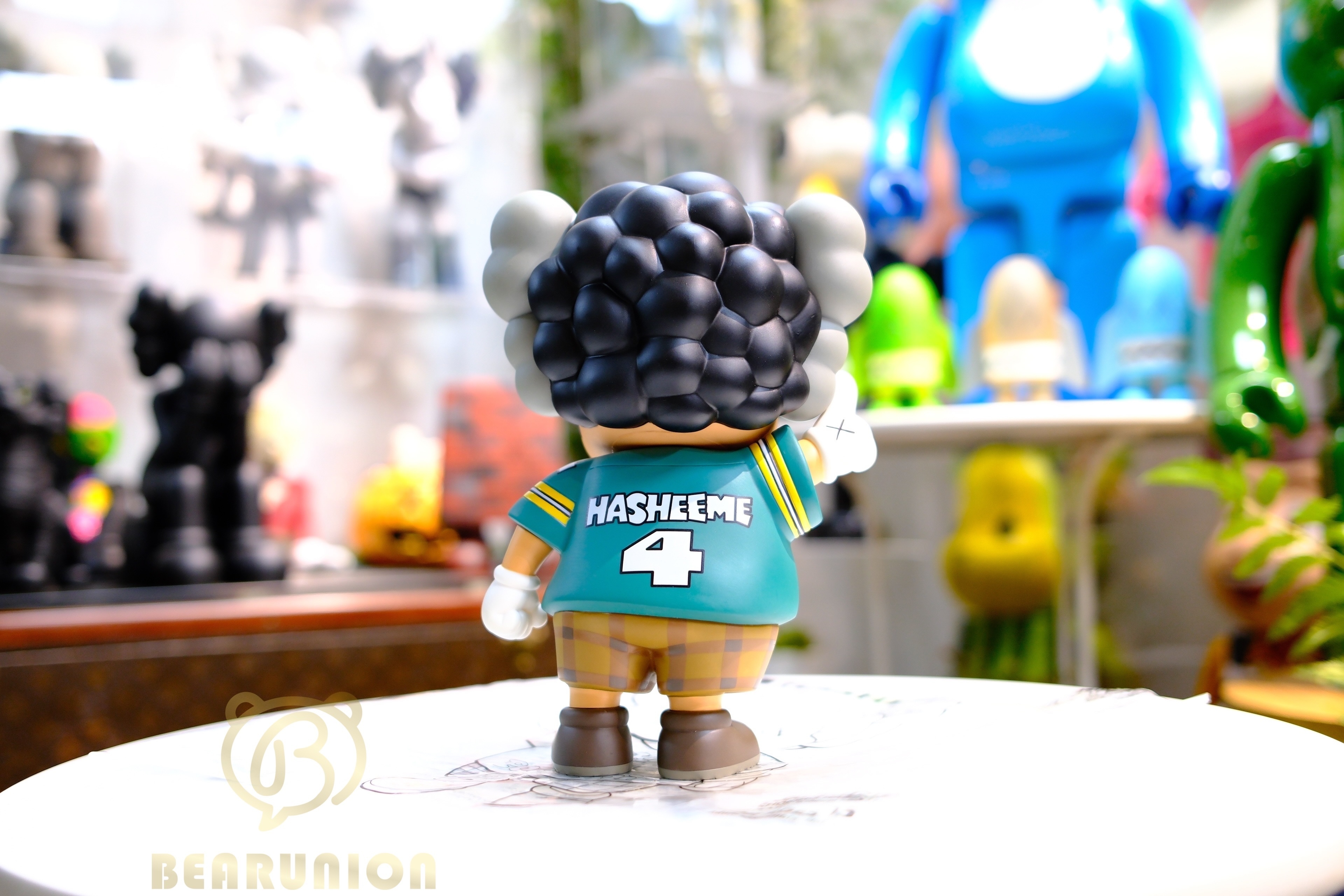 🥇現貨🥇KAWS Hasheem Vinyl Figure Brown
