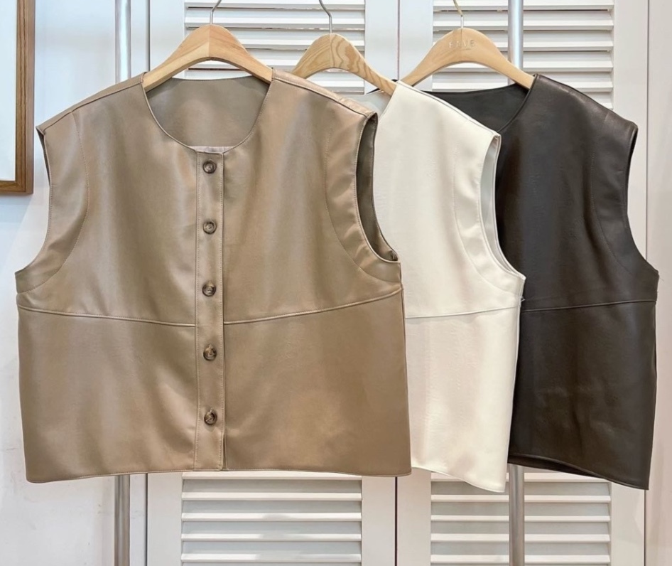 LUXE皮面亮面馬甲外套（K11 FA847）