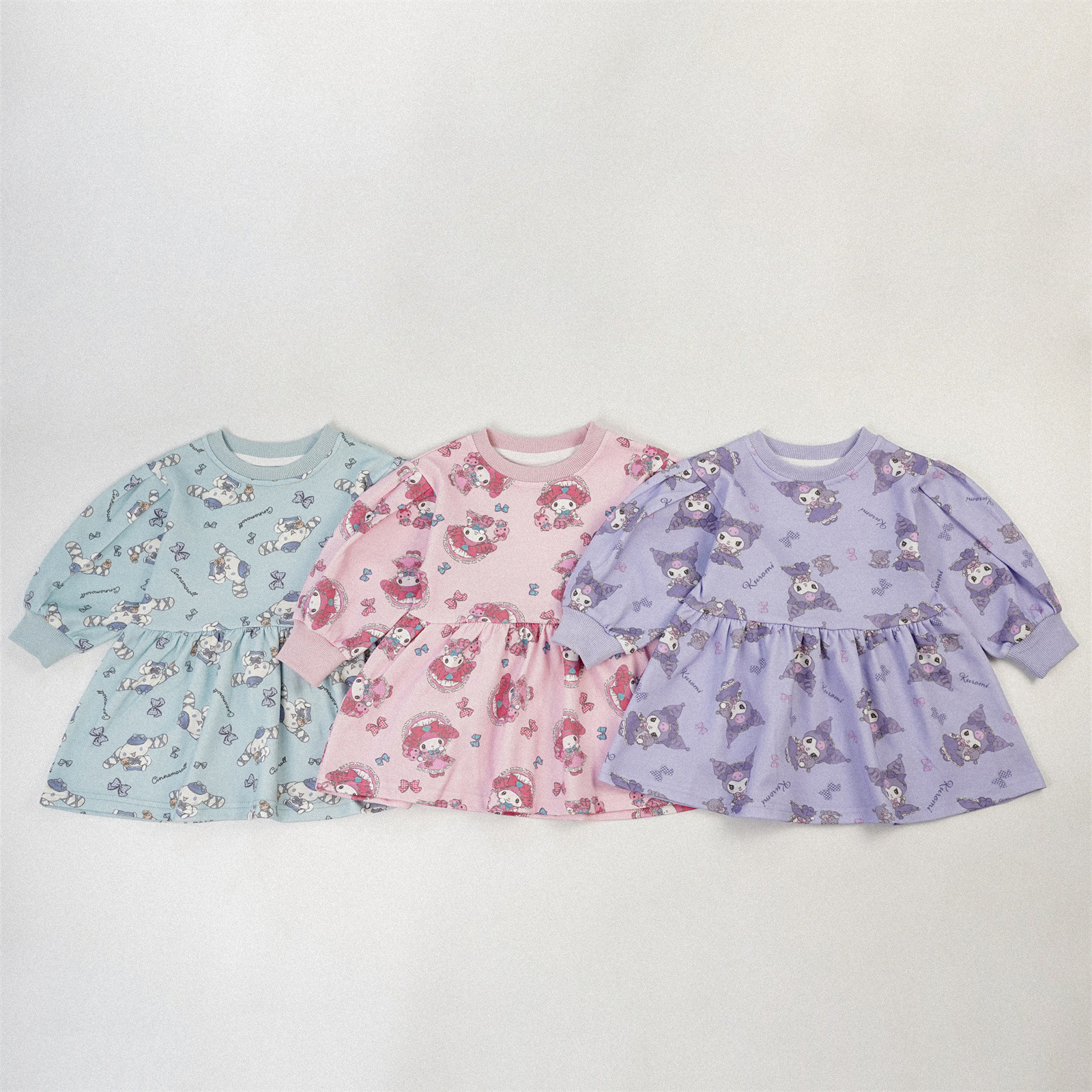 𝐒𝐚𝐧𝐫𝐢𝐨 滿印連身裙