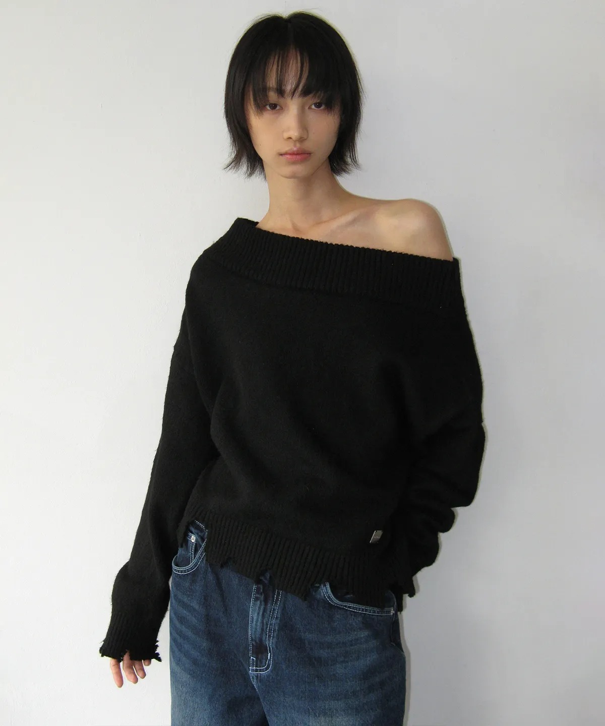 Rock Cake Off Shoulder Damaged Knit