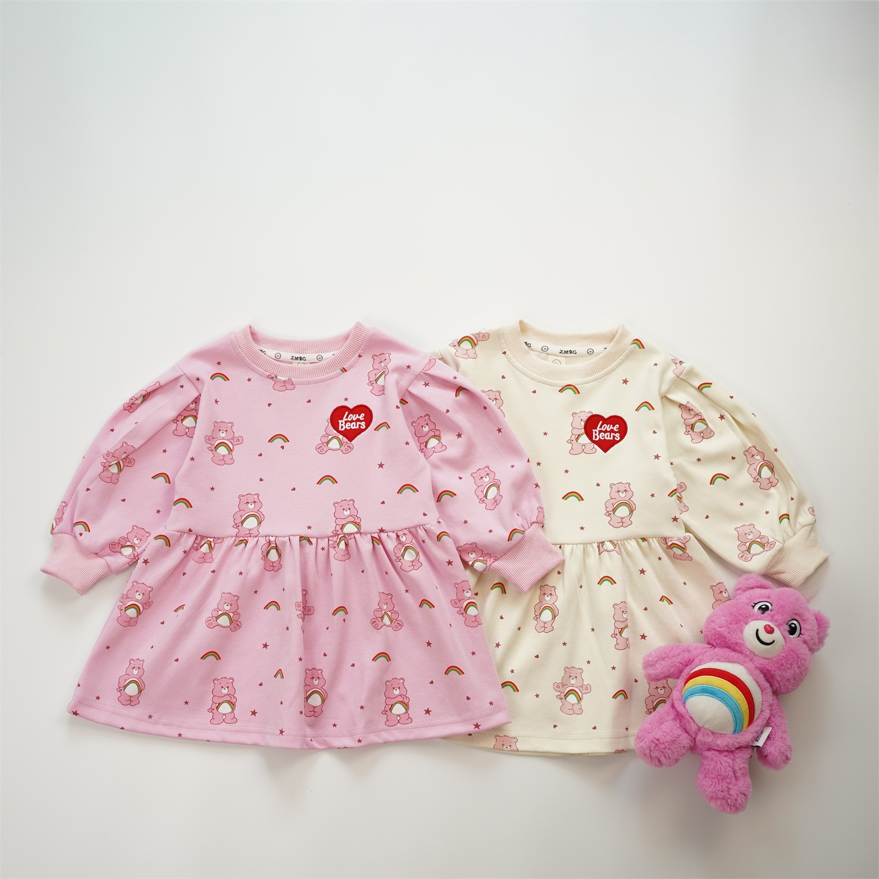 🐻𝐂𝐚𝐫𝐞 𝐁𝐞𝐚𝐫𝐬 彩虹熊滿印連身裙