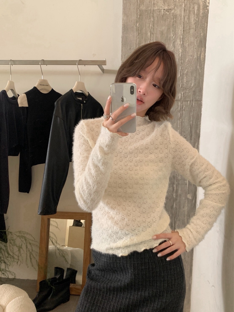 低調中帶著法式浪漫感針織內搭