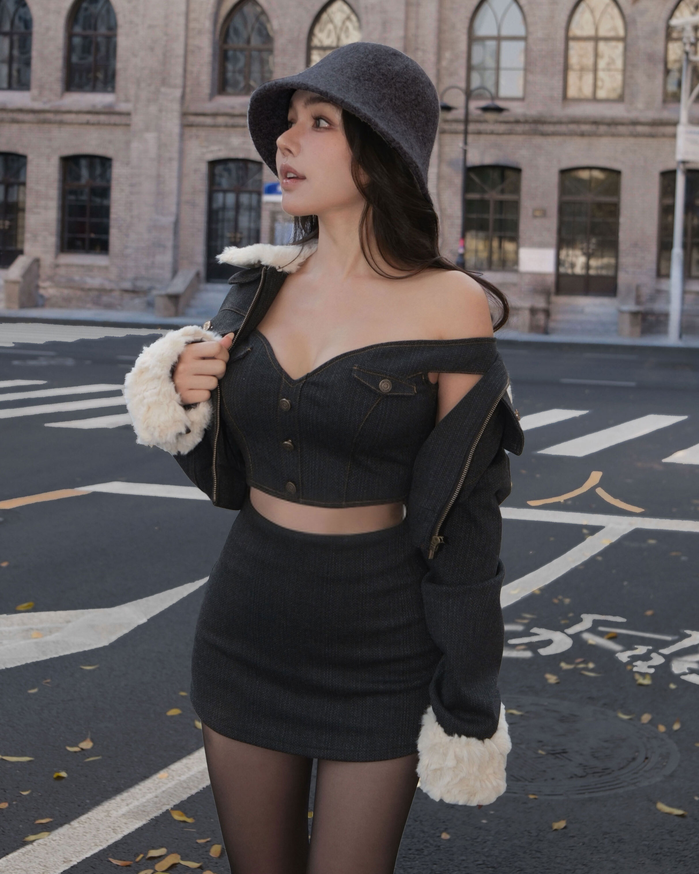 訂製-休閒織紋桃心一字領短上衣