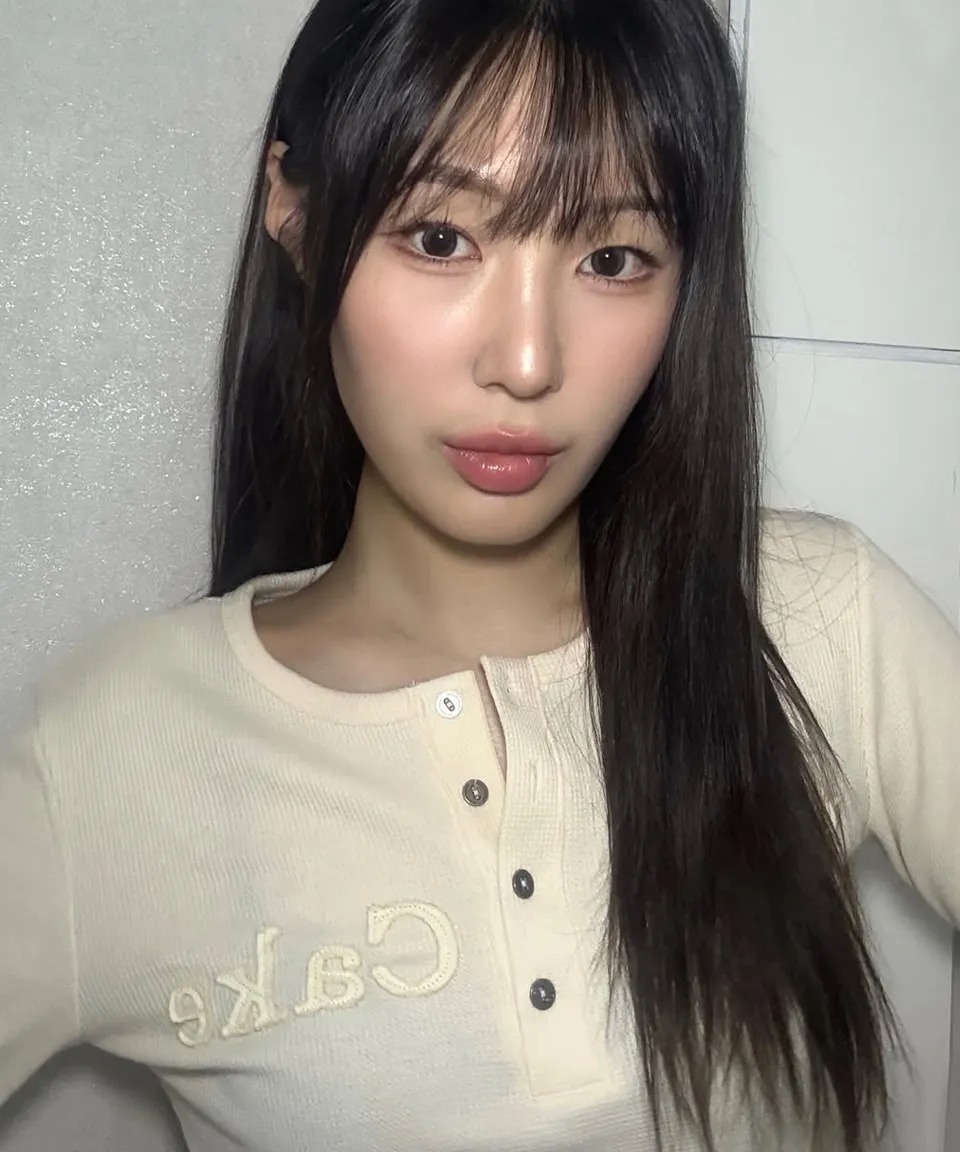 Rock Cake Applique Logo Button Top