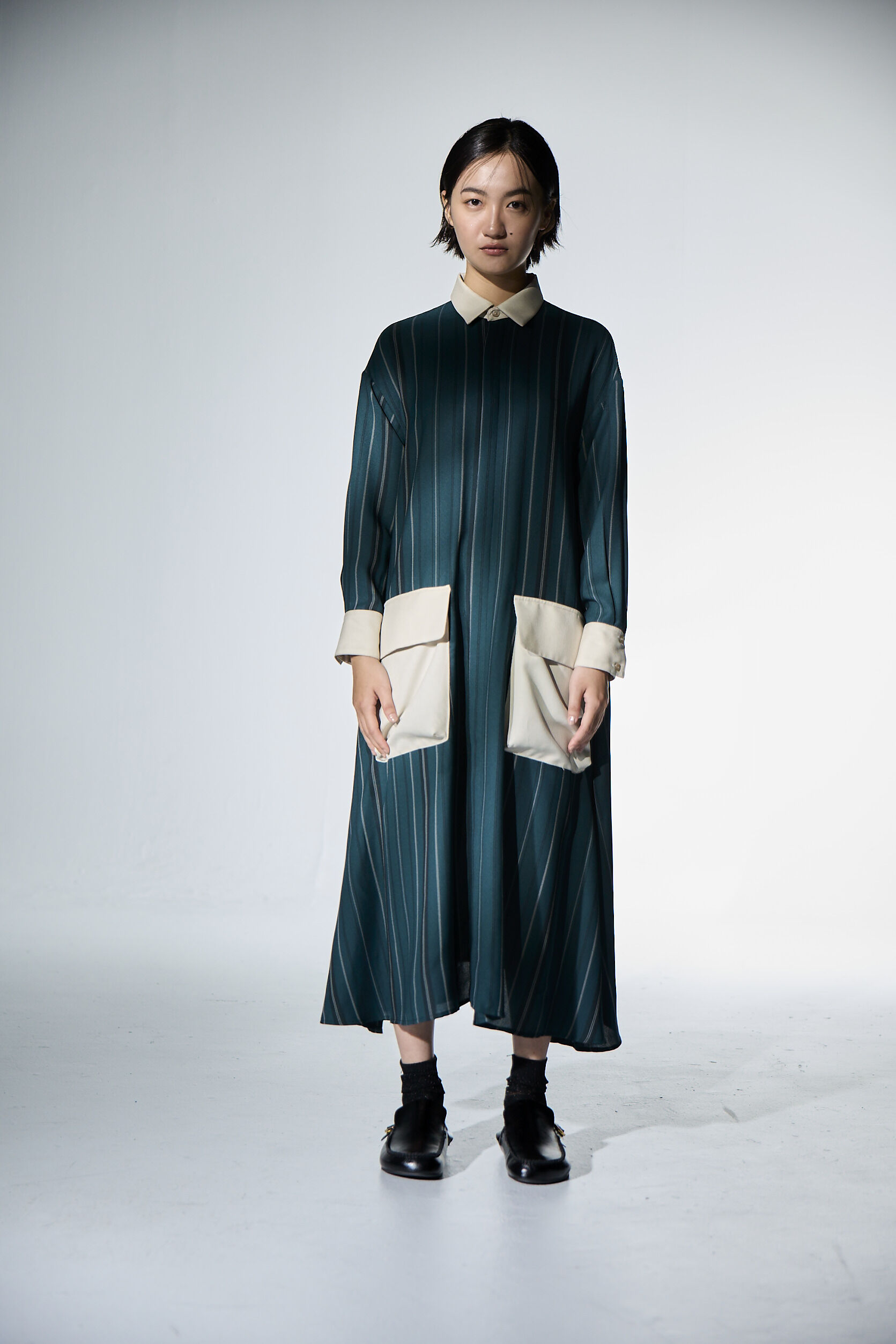 大口袋長袖洋裝