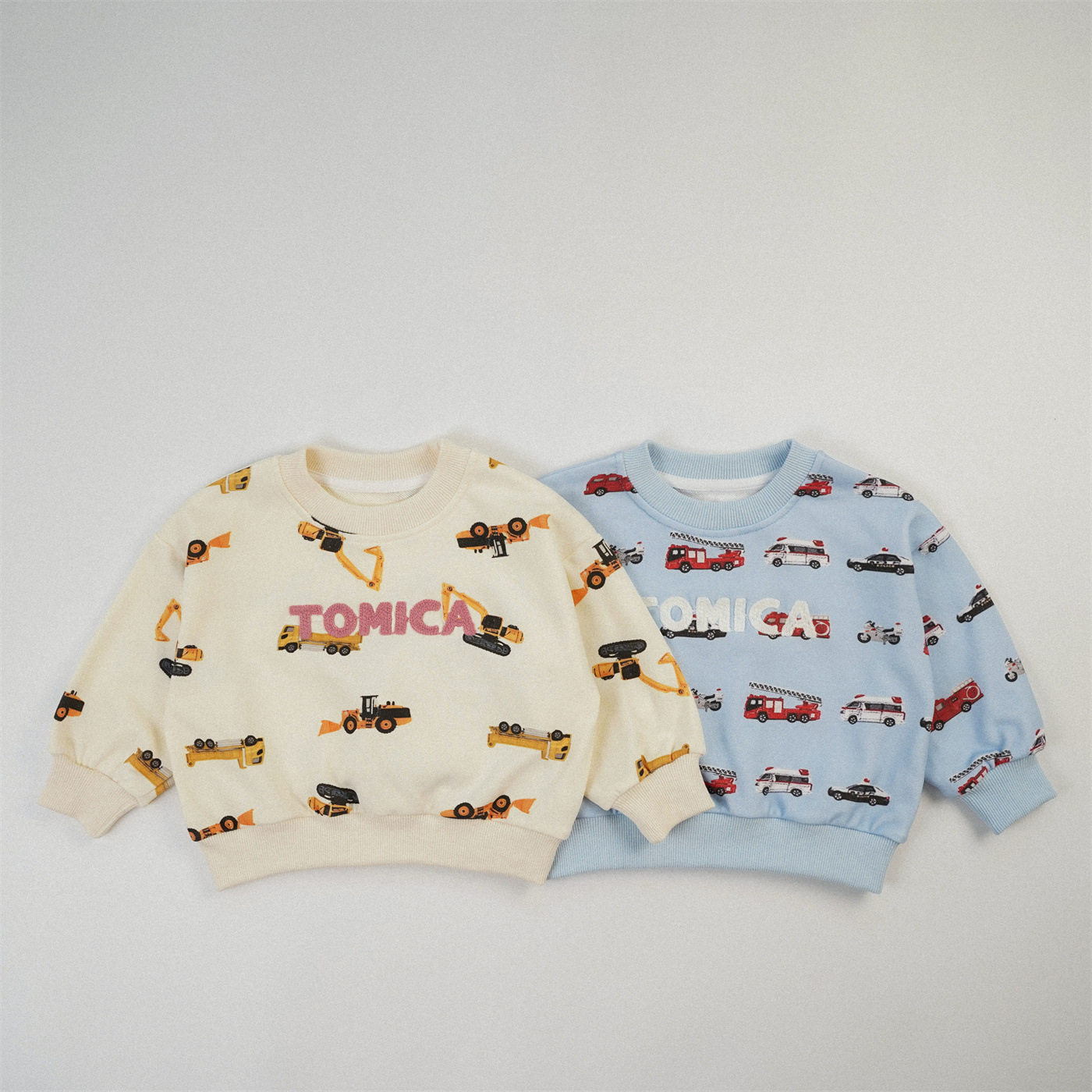 𝐓𝐨𝐦𝐢𝐜𝐚 繡字滿印車車衛衣