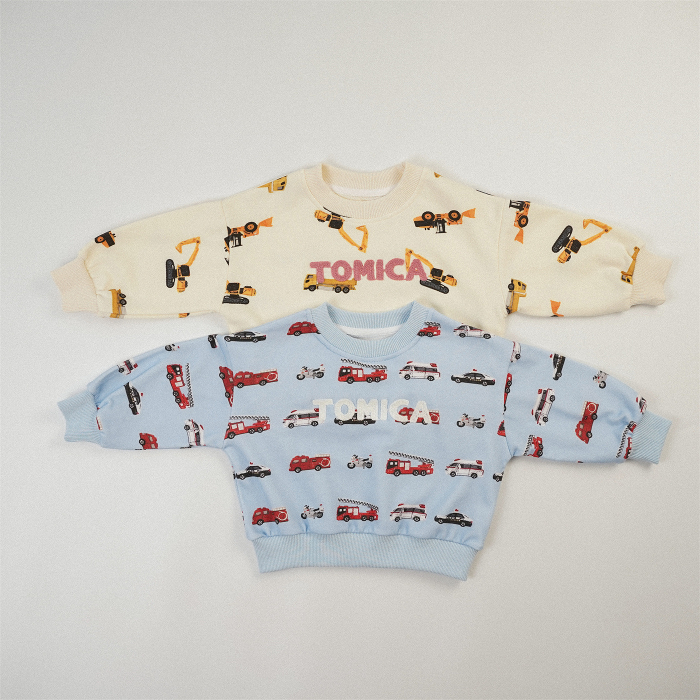 𝐓𝐨𝐦𝐢𝐜𝐚 繡字滿印車車衛衣