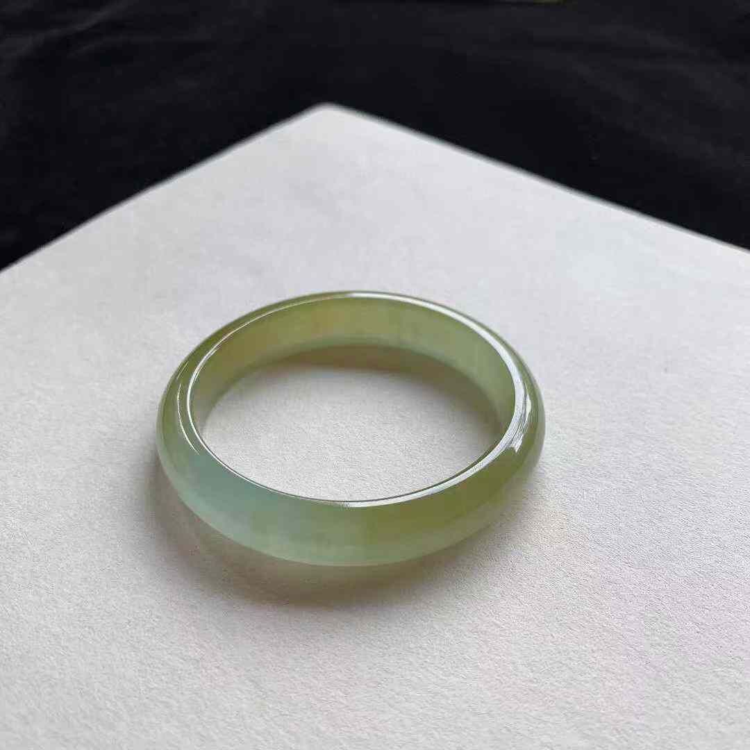 1152338 50mm翡翠黃翡貴妃手鐲 (48-50)