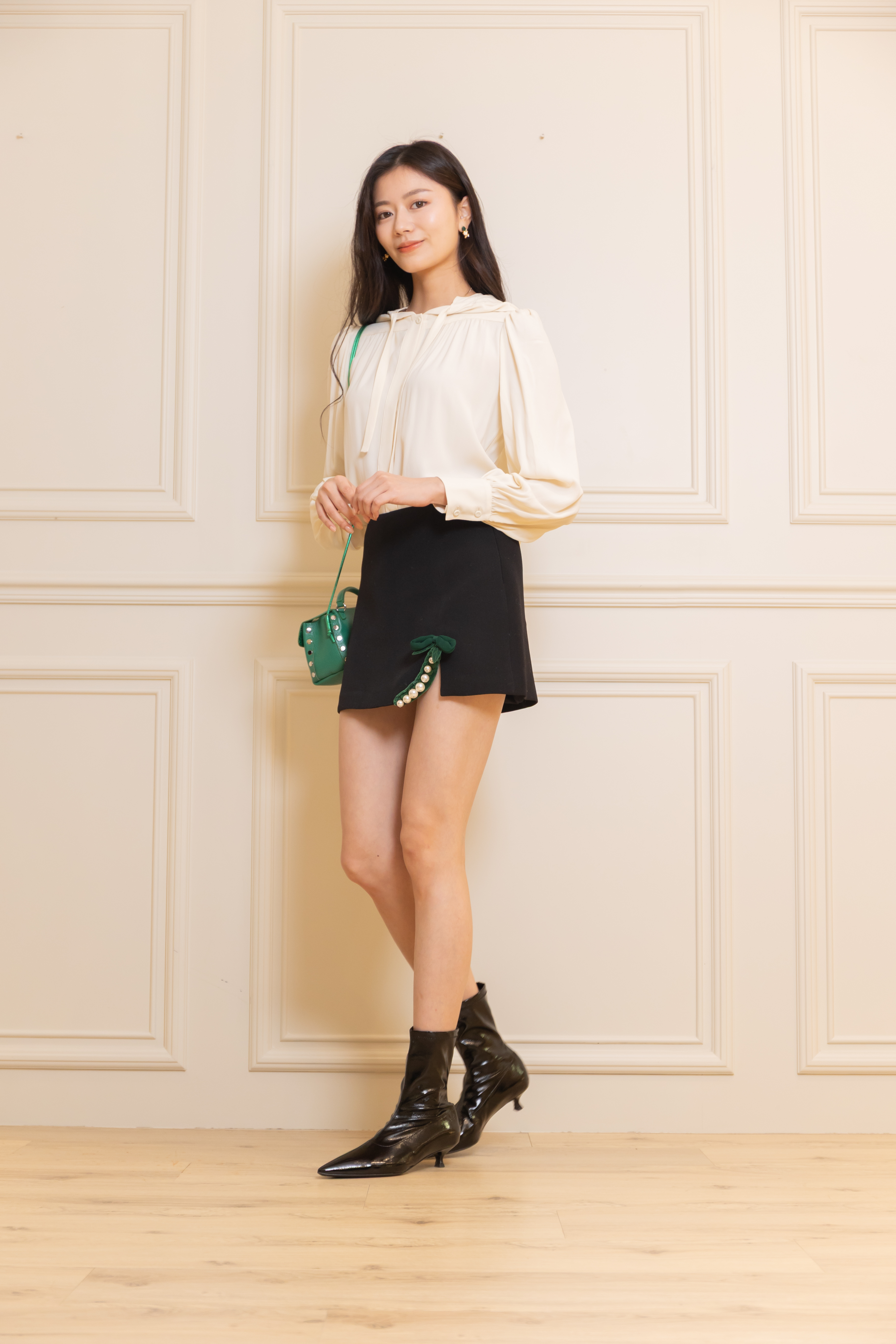 VIVETTA 連帽綁帶絲質上衣