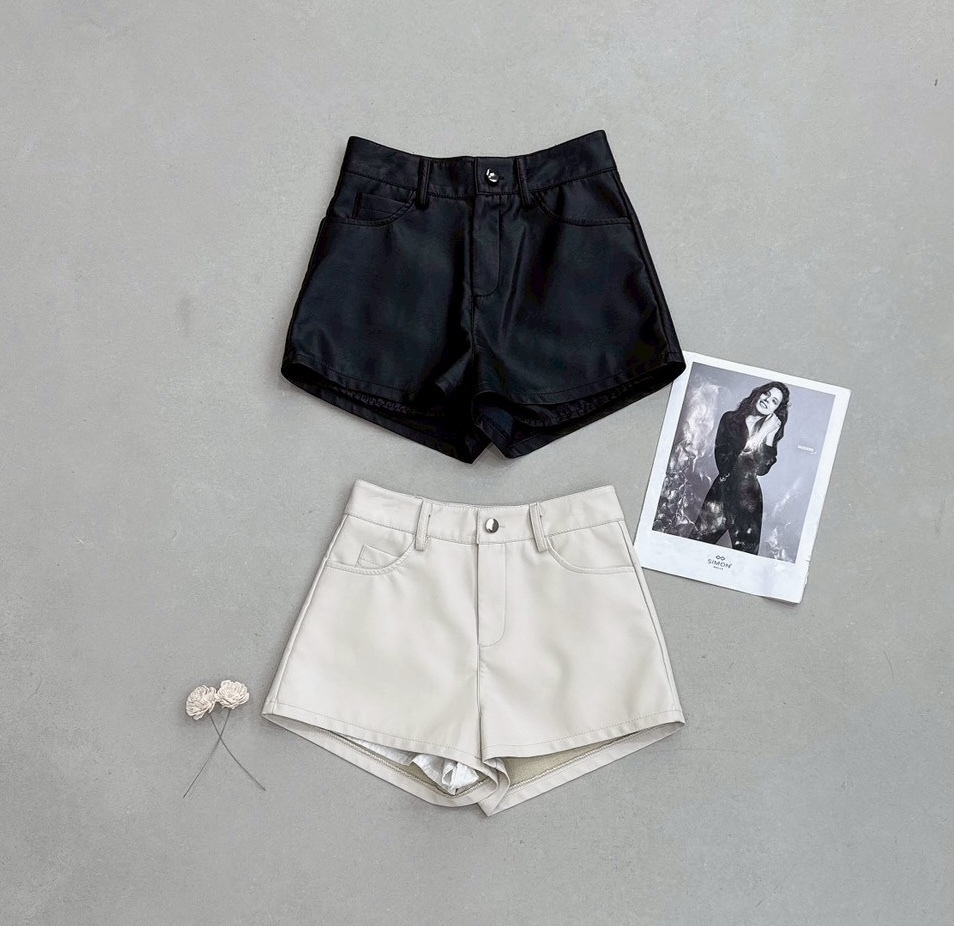 單釦口袋內層皮質短褲 2025
