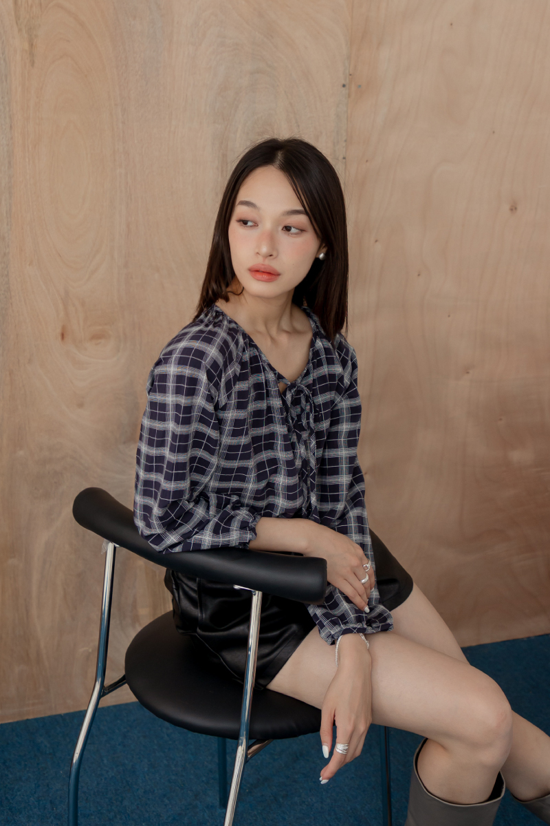 寬鬆格紋綁帶領上衣