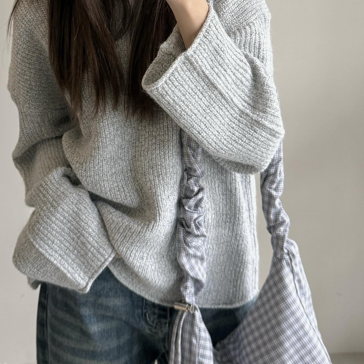 灰色系捲邊混針織上衣