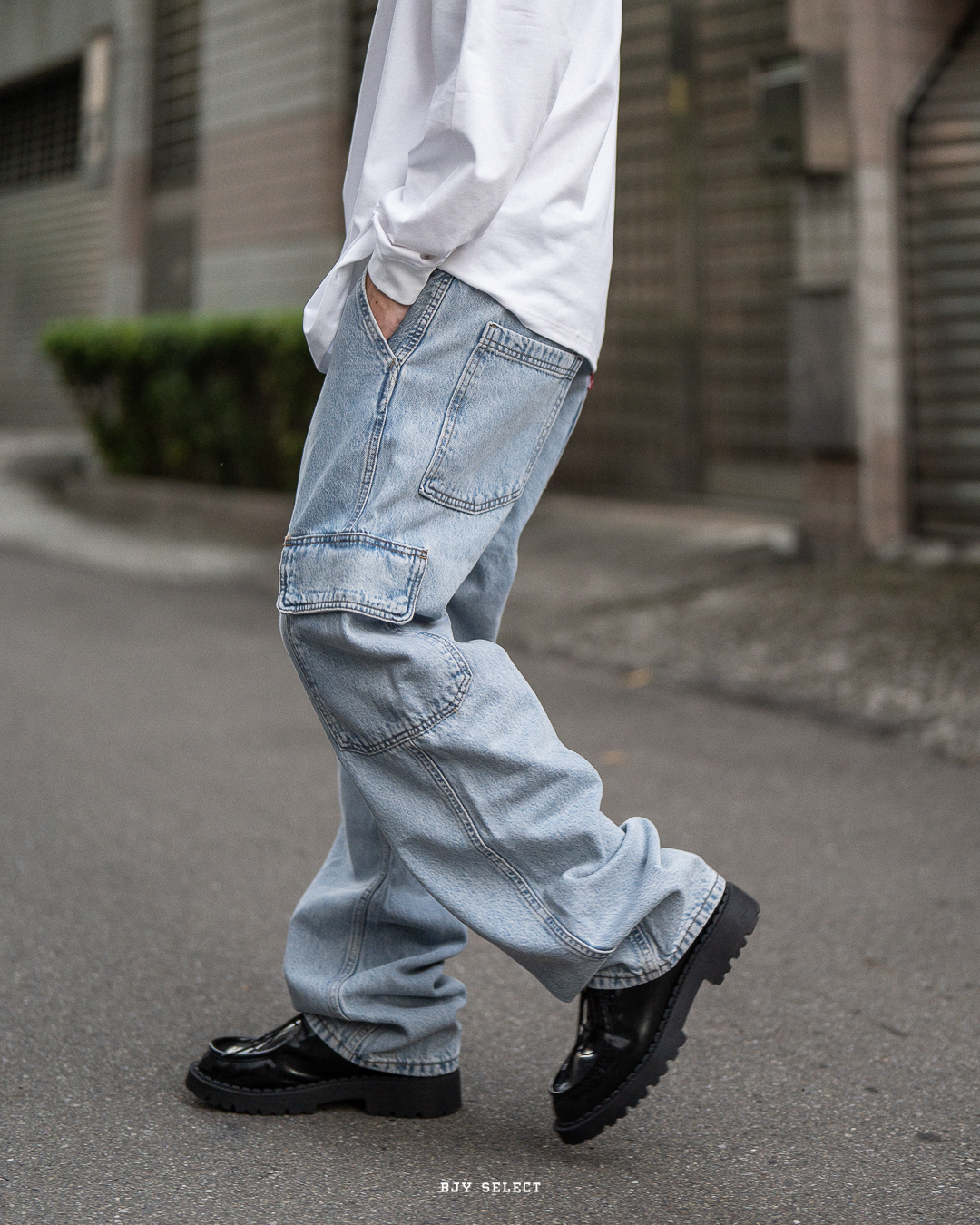 #日本限定現貨 LEVIS 568 STAY LOOSE CARPENTER 口袋牛仔褲 淺藍