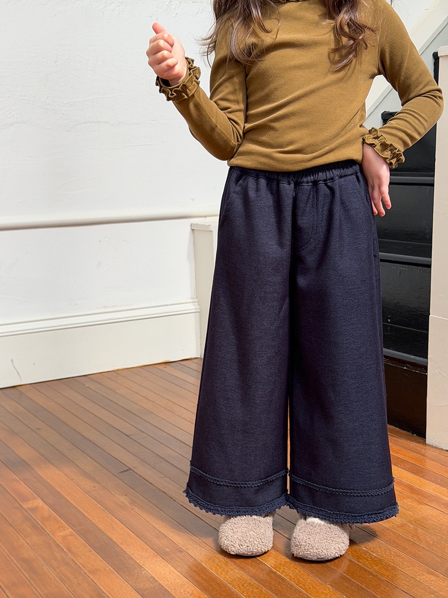 花邊加絨牛仔A字褲