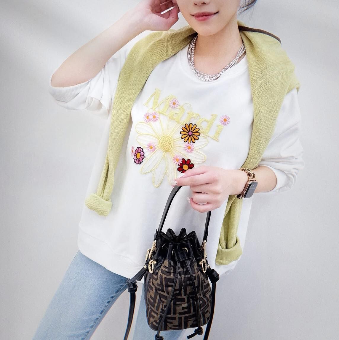 【質感超好的刺繡字母造型上衣】（現貨）