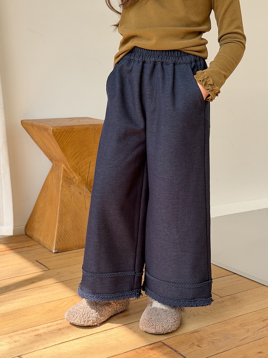 花邊加絨牛仔A字褲