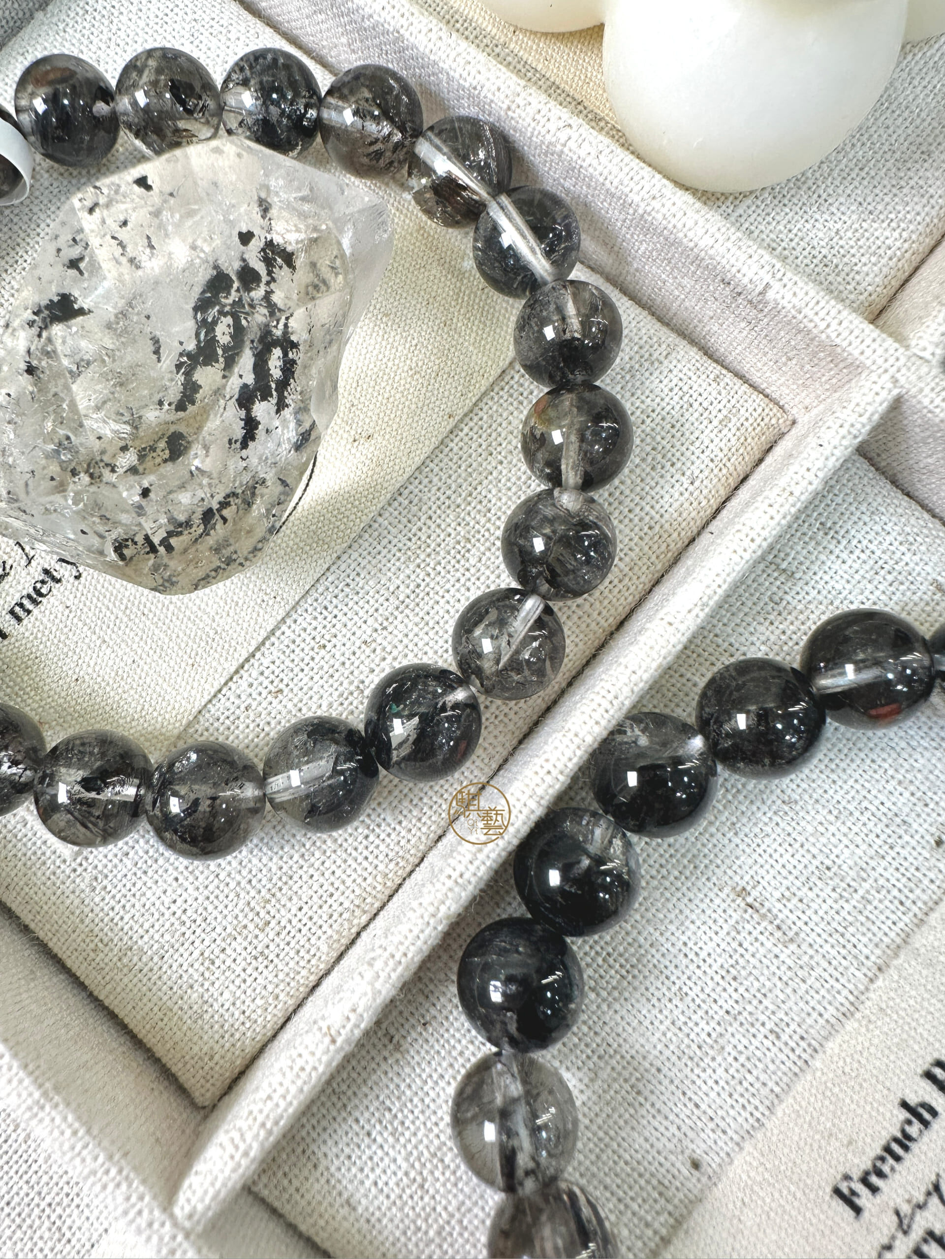 黑閃靈共生紅泥骸骨8-10mm｜強勢防護・鎮宅避煞・稀有共生擺件