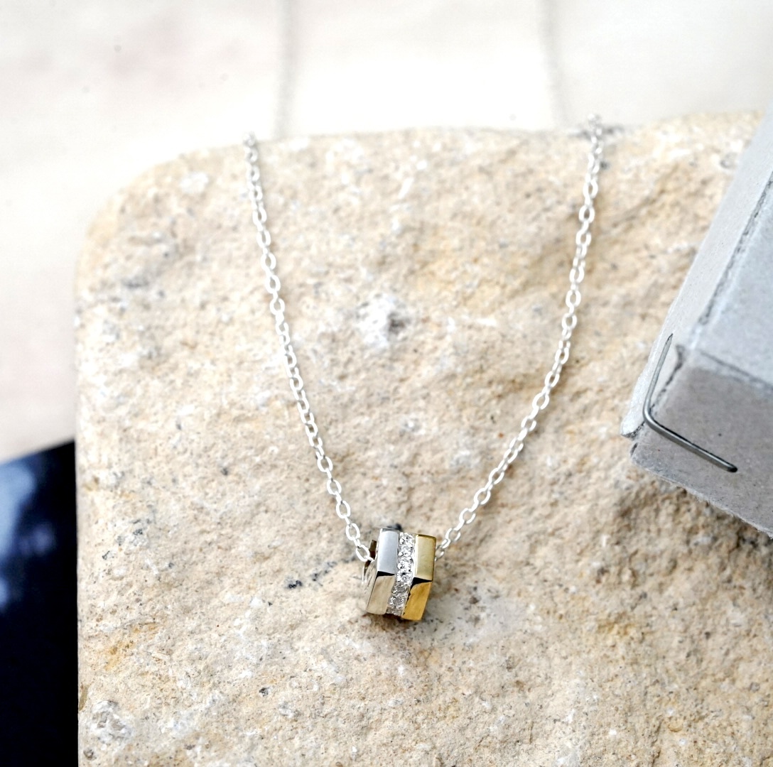 Svn111 (Lab diamond六角形)