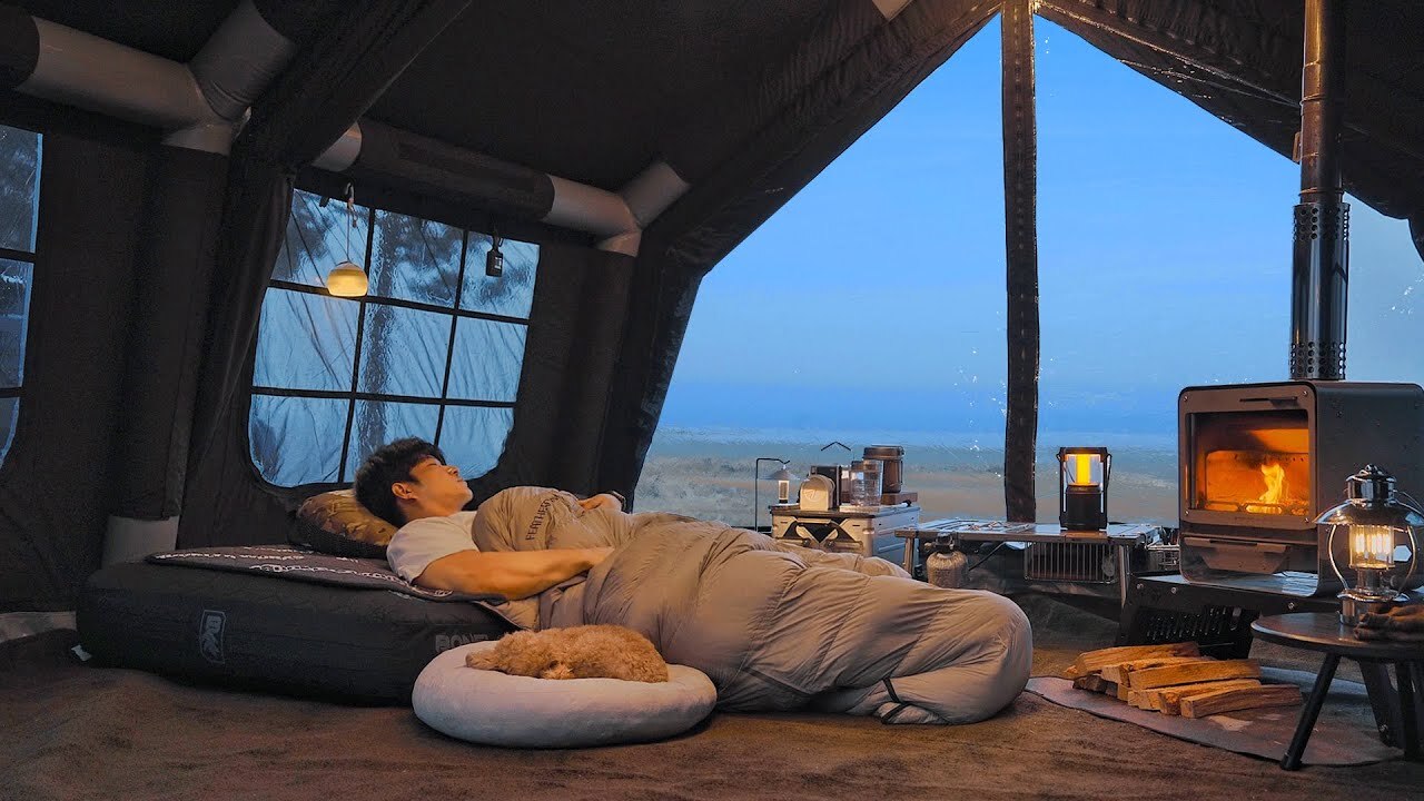 在寧靜的西海岸搭起宛如小別墅的 13.68 充氣帳篷｜與狗狗度過浪漫的一夜