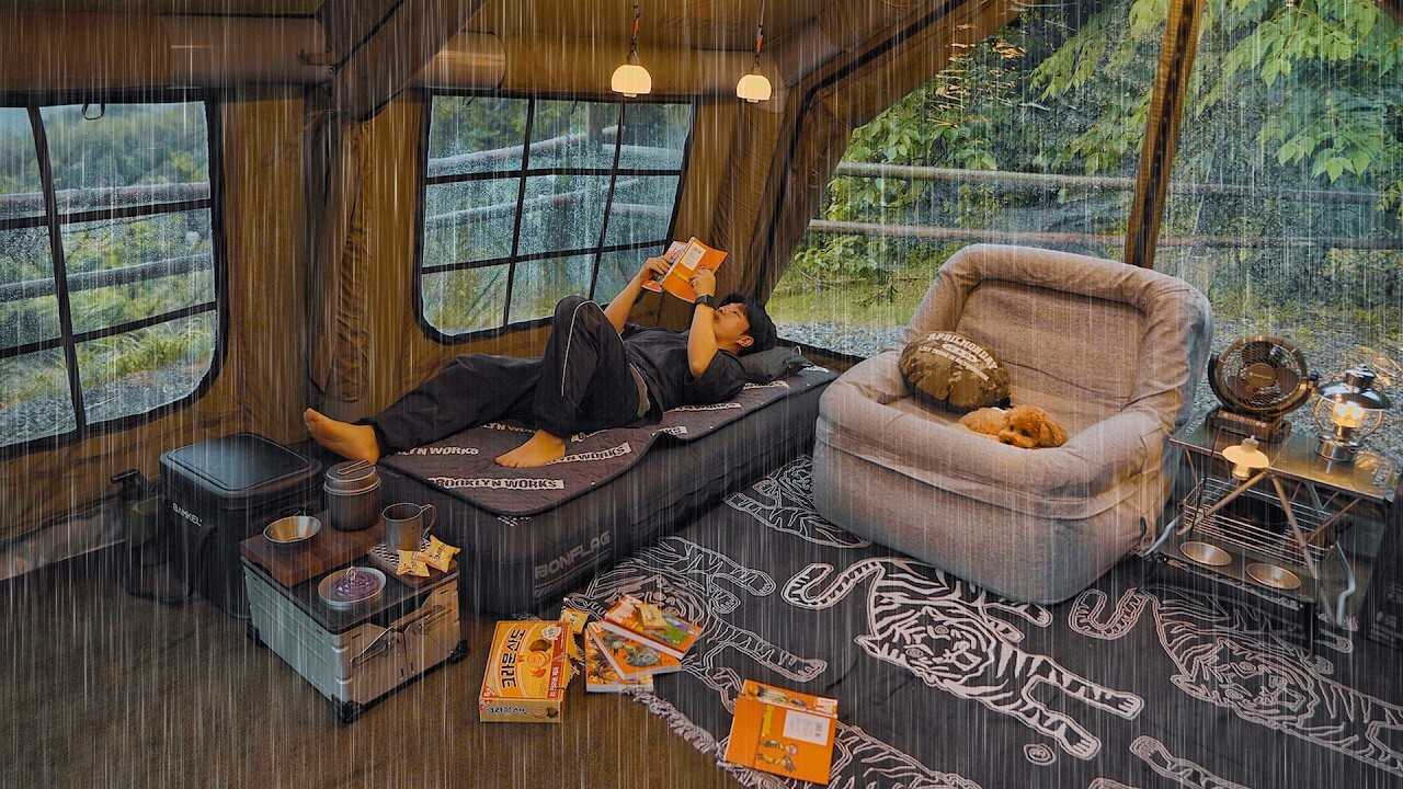 在連續 24 小時的暴雨裡 與狗狗待在被雨淋濕的超大 13.68 雙房帳中度過浪漫的一夜｜雨中露營 ASMR