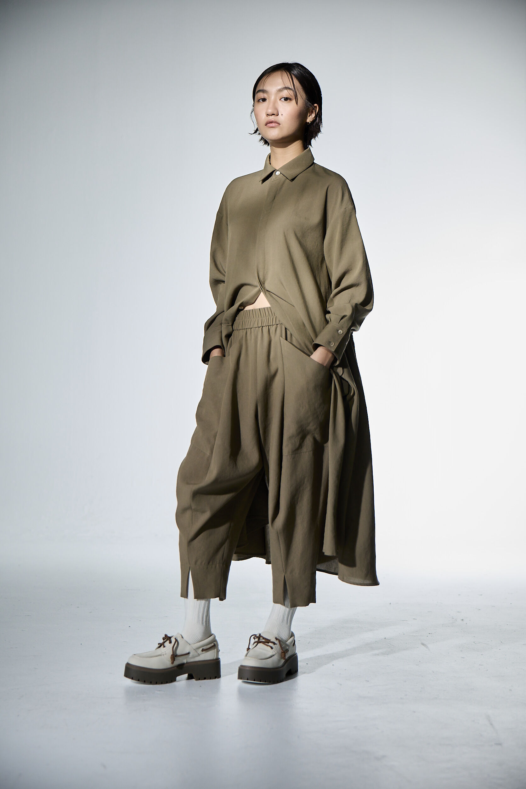 小開岔膝蓋尖尖褲