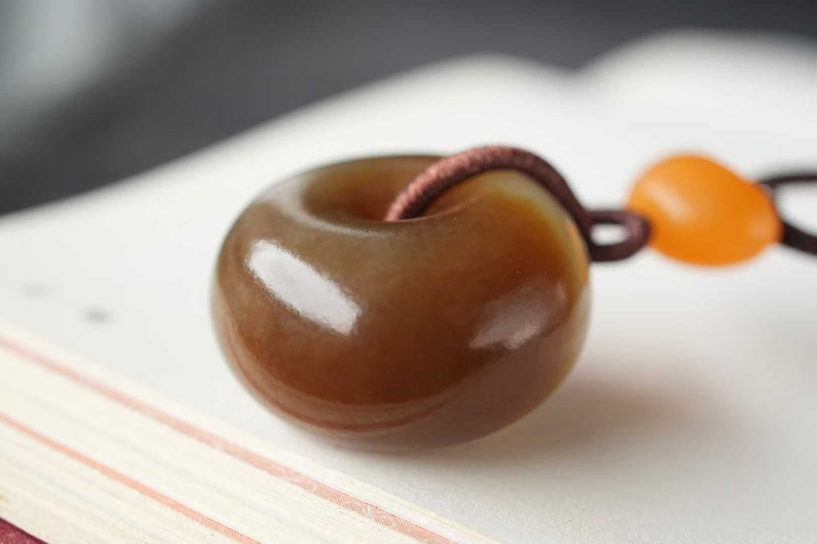 11547 和田玉且末糖白厚平安扣掛件 (23.2mm直徑)