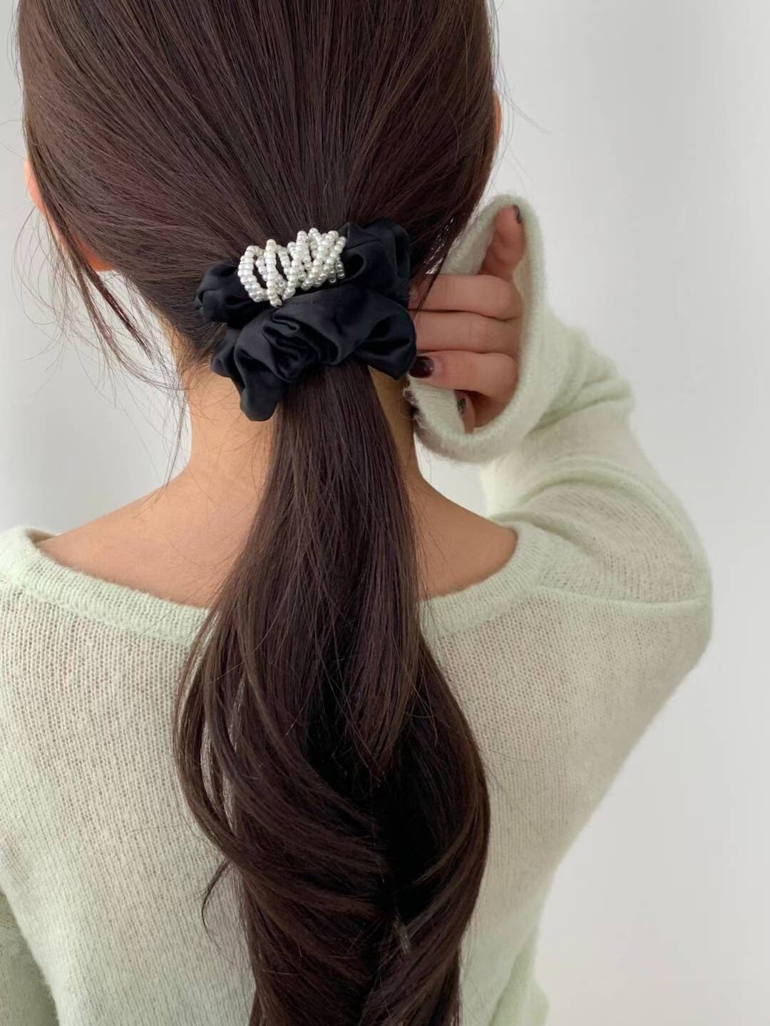 經典黑拼接纏繞感珍珠造型髮圈髮束