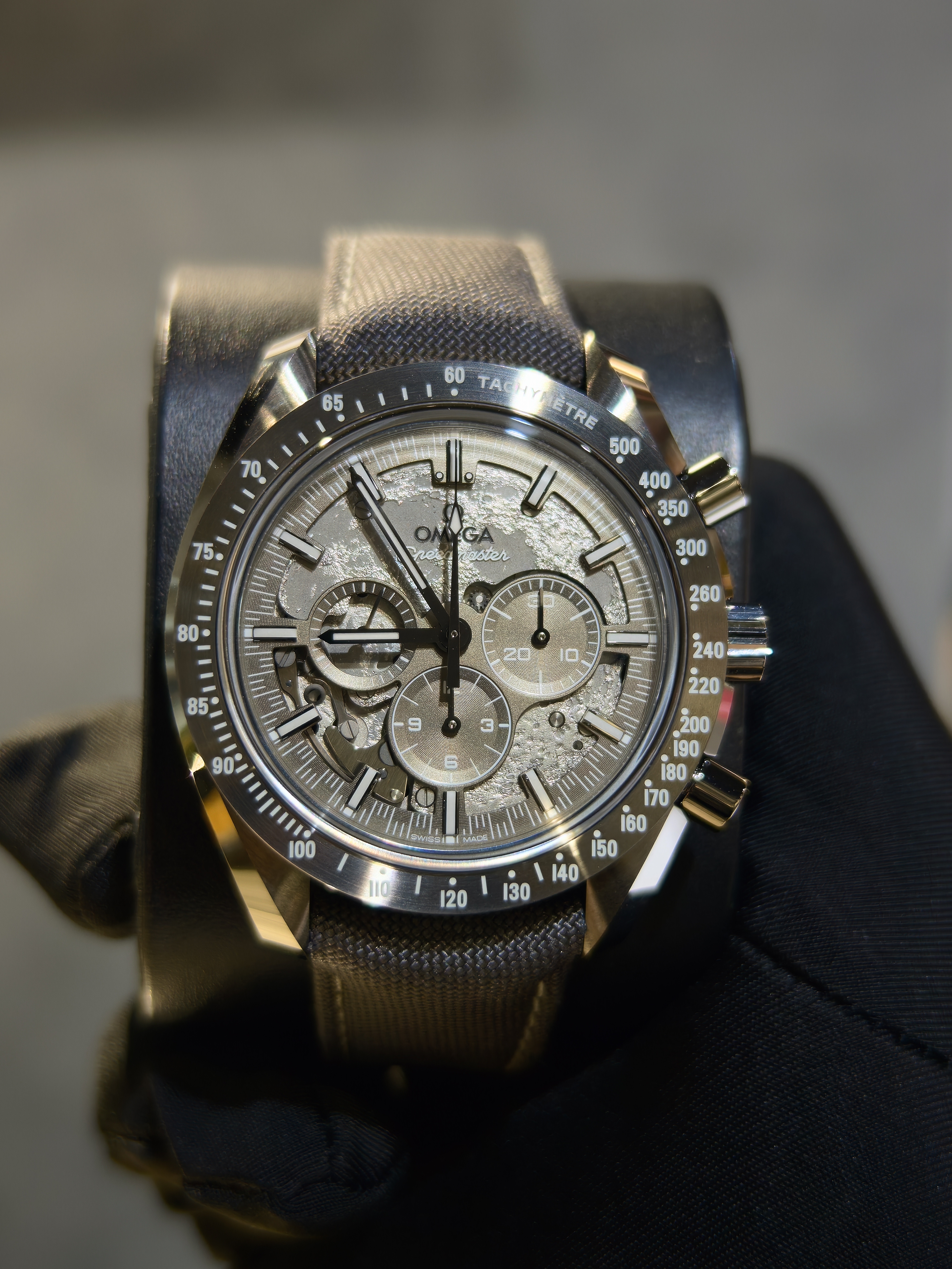 BRAND NEW OMEGA SPEEDMASTER 310.92.44.50.06.001 31092445006001 GREY SIDE OF THE MOON GREY DIAL CERAMIC ON NYLON FABRIC STRAP 44 MM