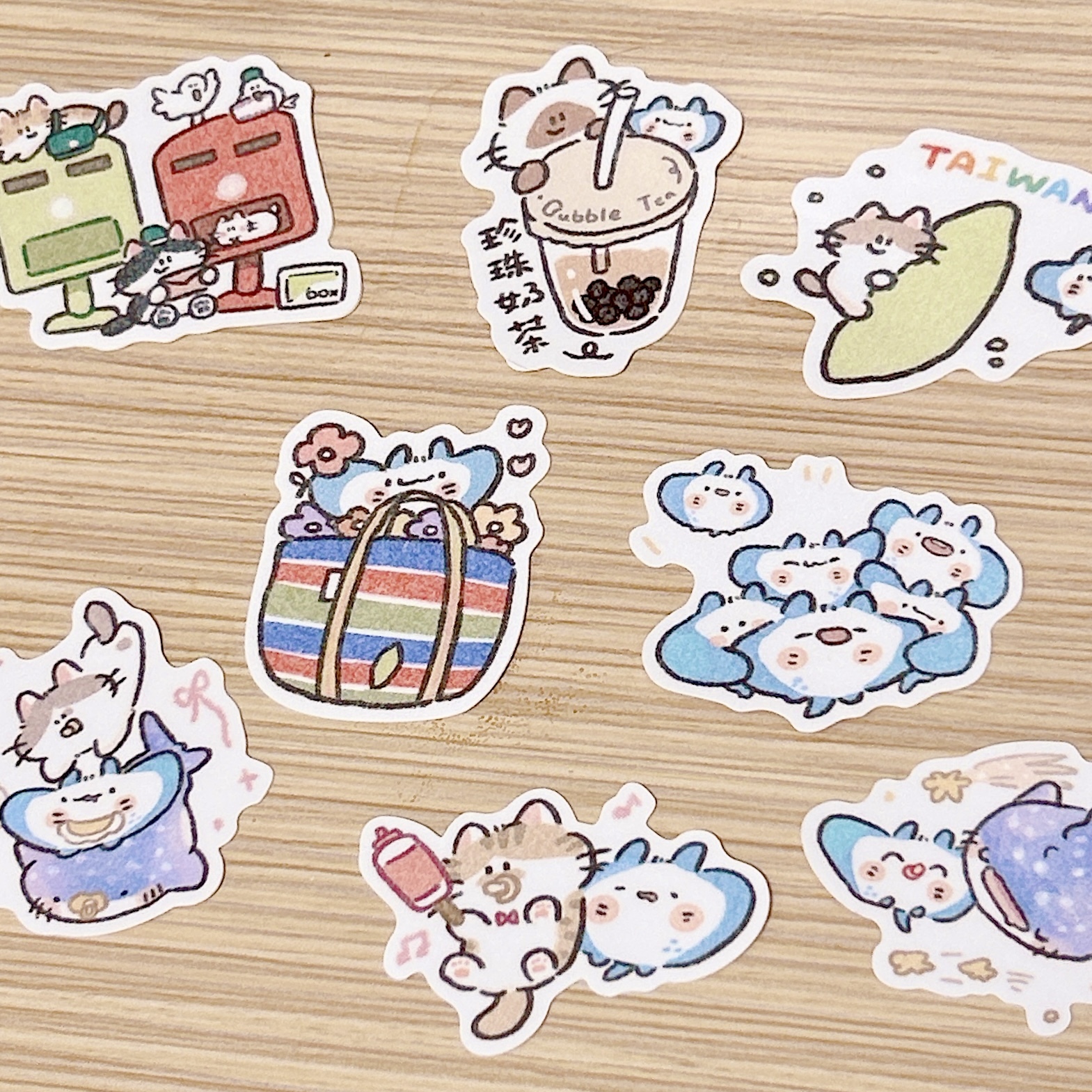 魚餅一隻熊｜寶島台灣/寶寶 防水貼紙