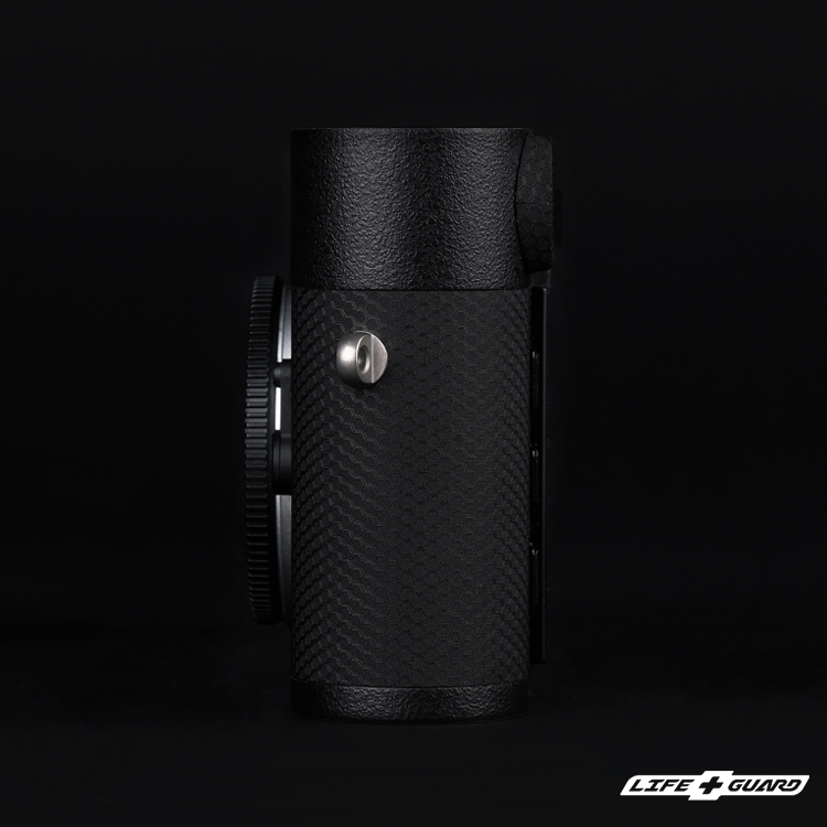 LIFE+GUARD 相機貼膜側面安裝示意，適用 Leica M EV1