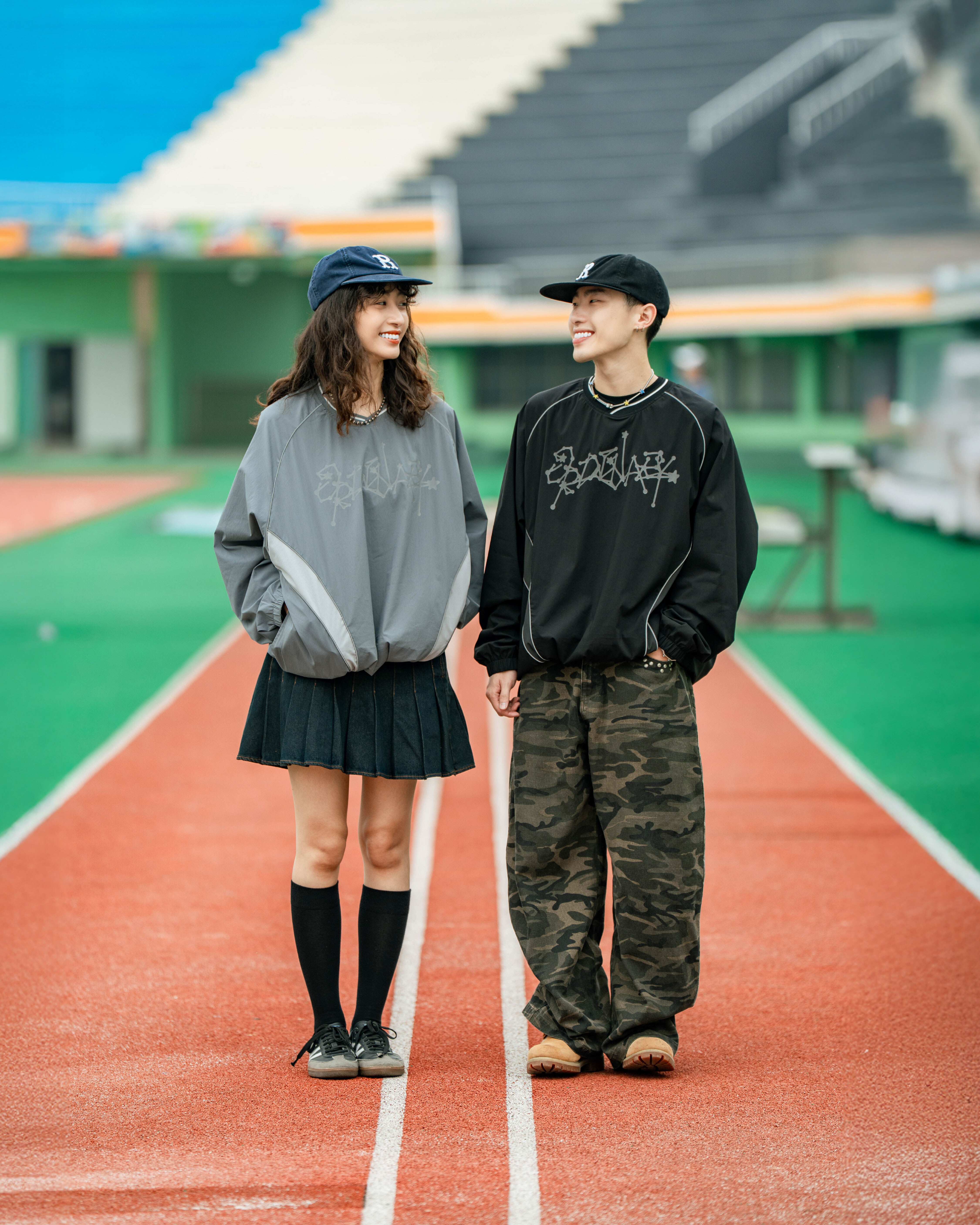 Ordinary 鯨魚星鏈弧線Ｖ領球衣