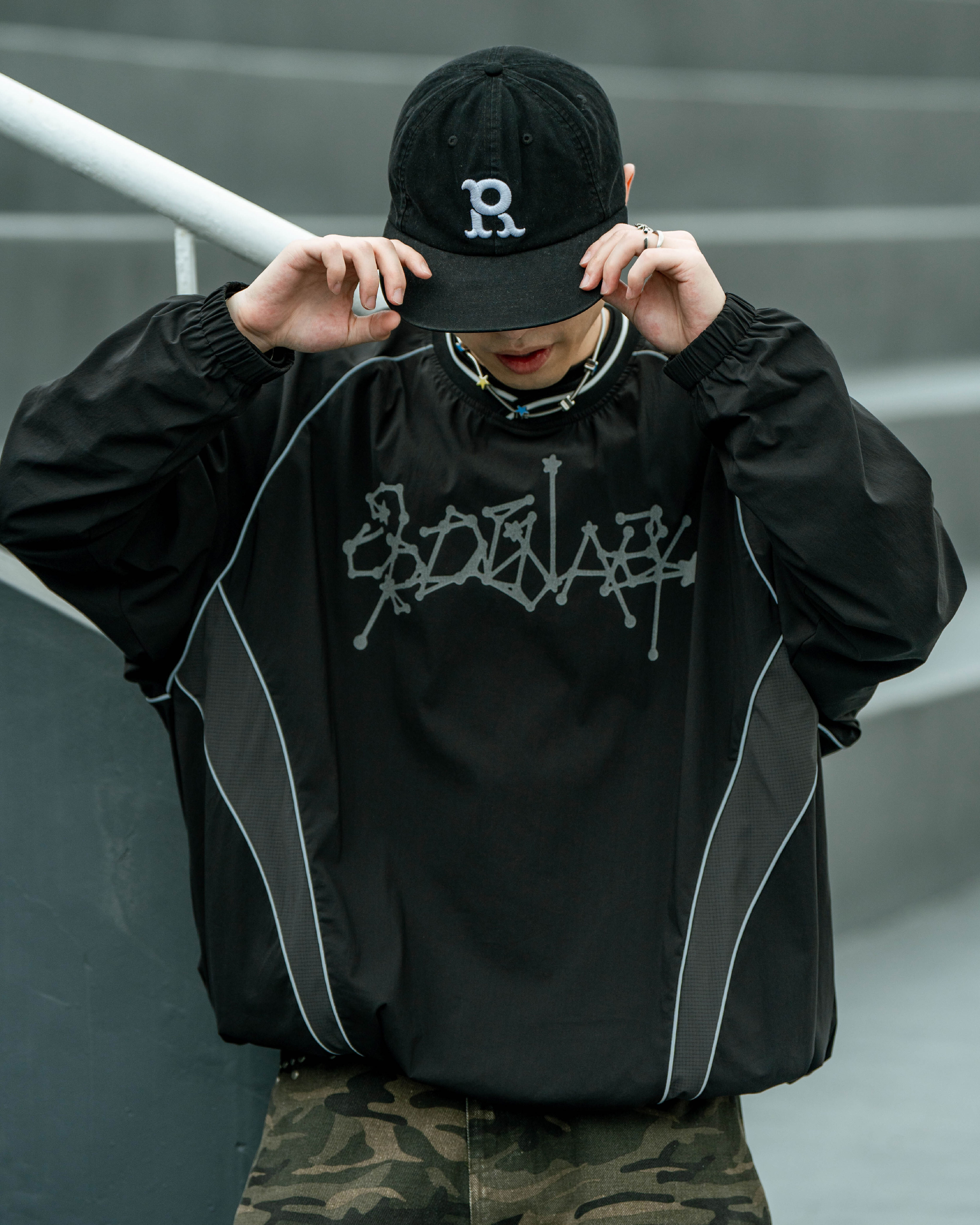 Ordinary 鯨魚星鏈弧線Ｖ領球衣