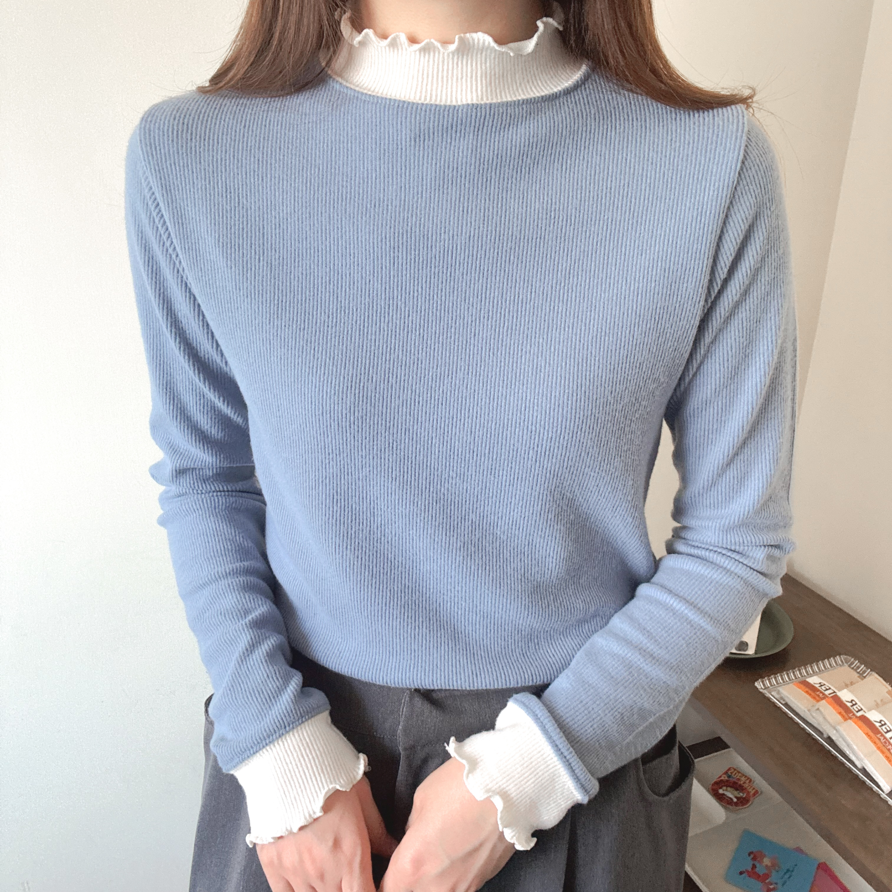 木耳邊小企領拼色上衣