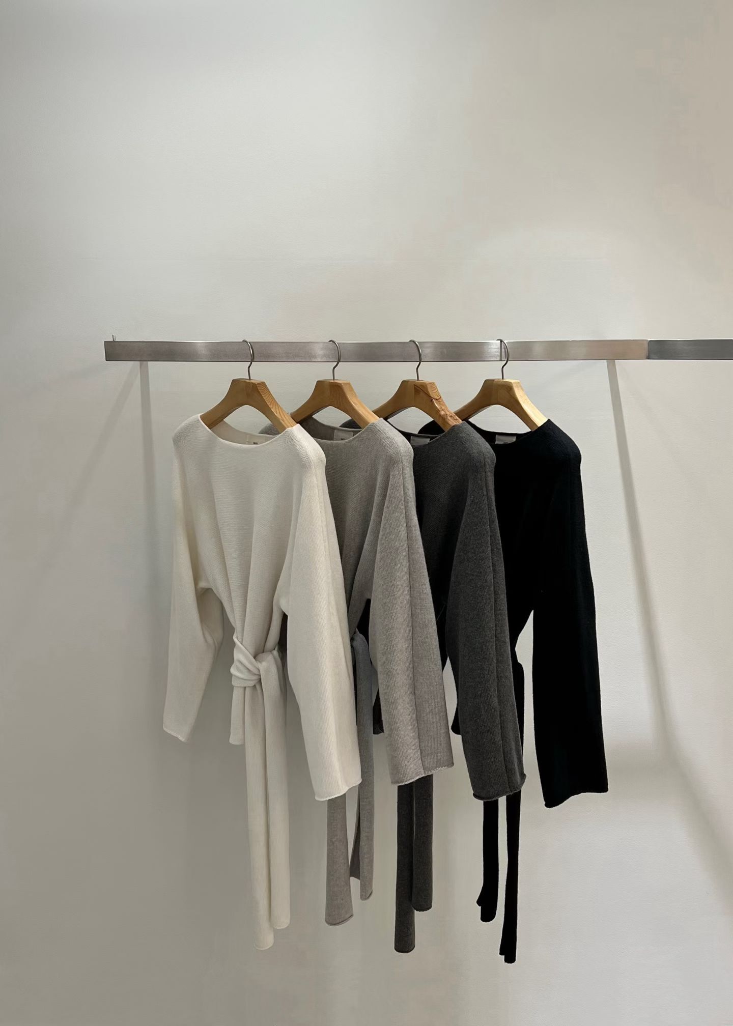 TT5215 羊絨繫帶針織上衣